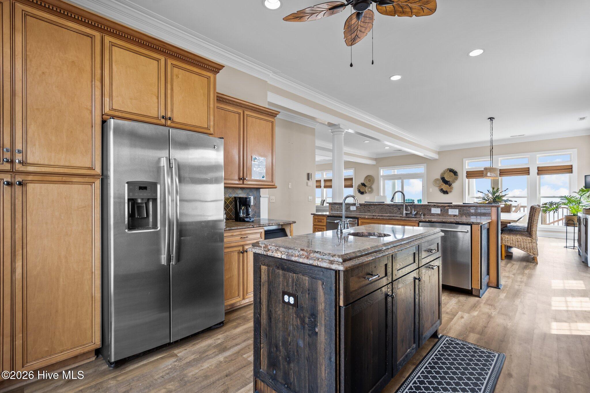 100562244 | Photo 24