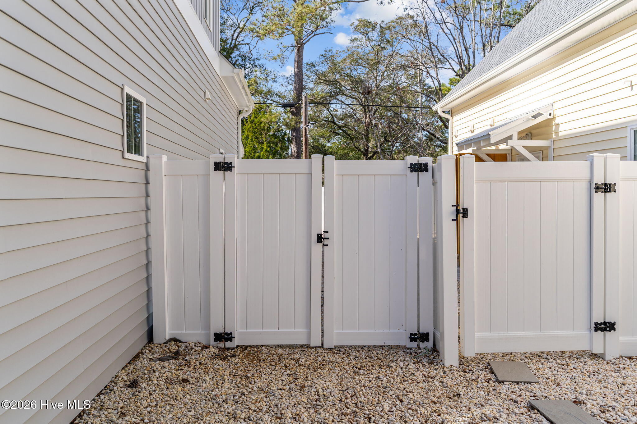 100547454 | Photo 43