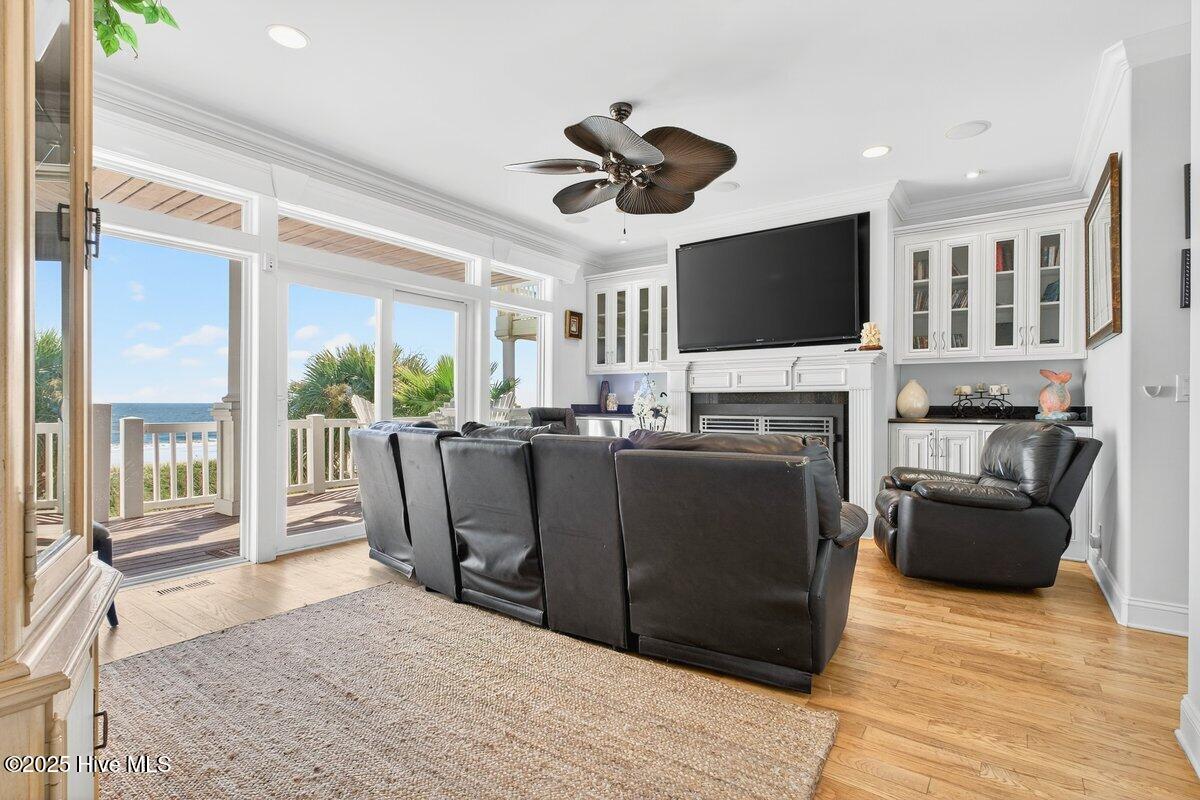 100538364 | Photo 34