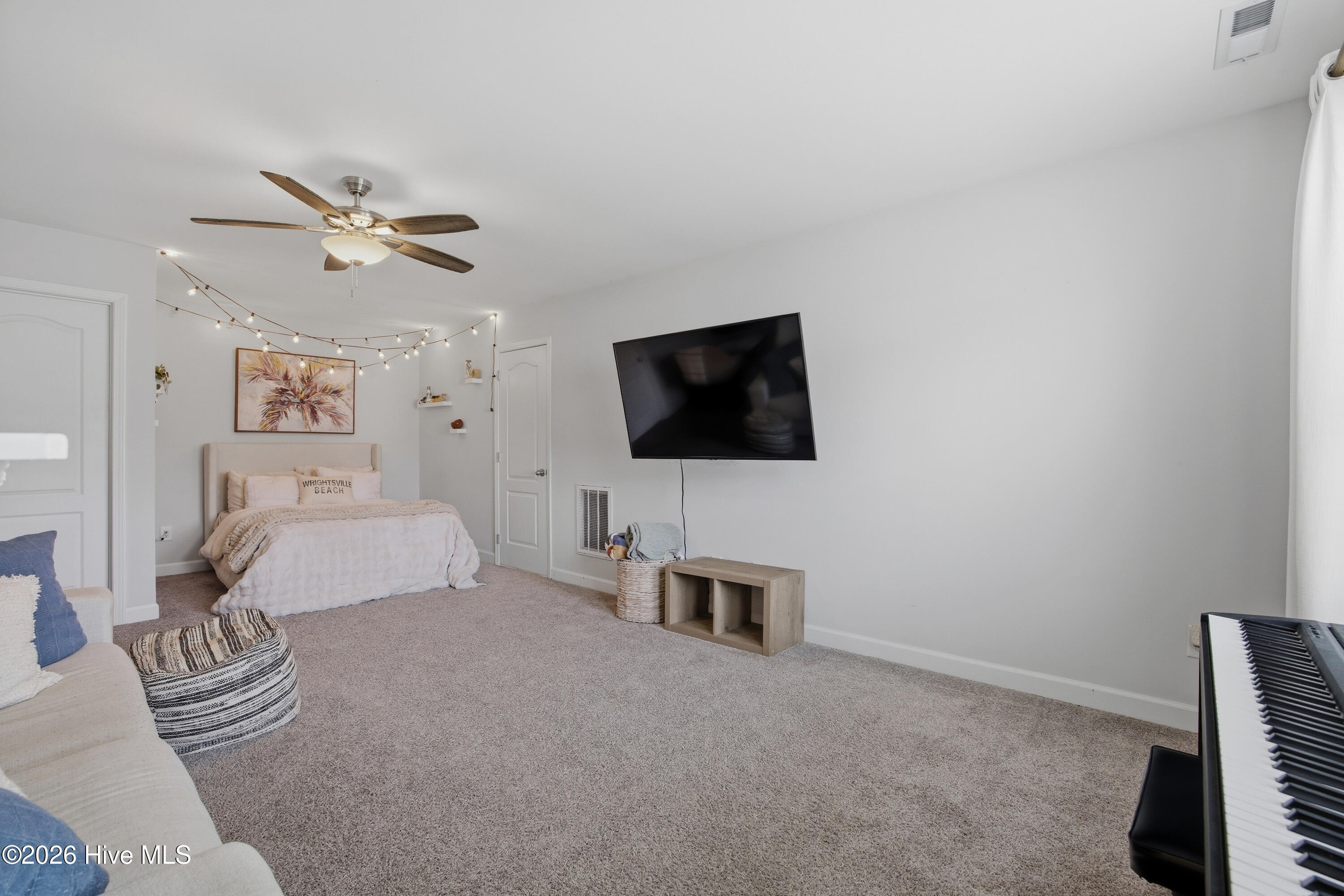 100563122 | Photo 41