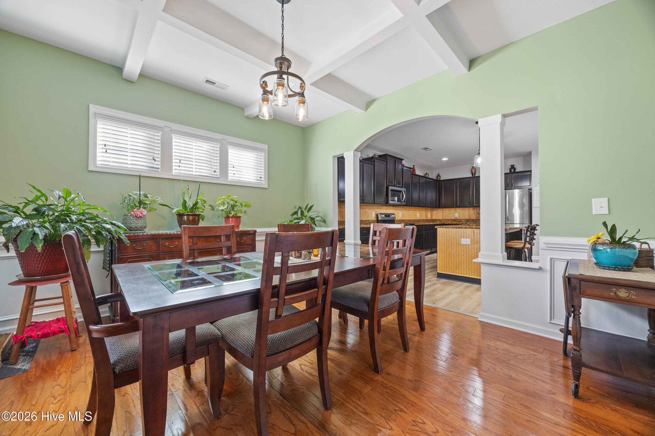 100549248 | Photo 23