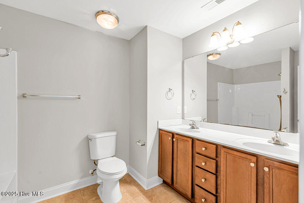 100535510 | Photo 37