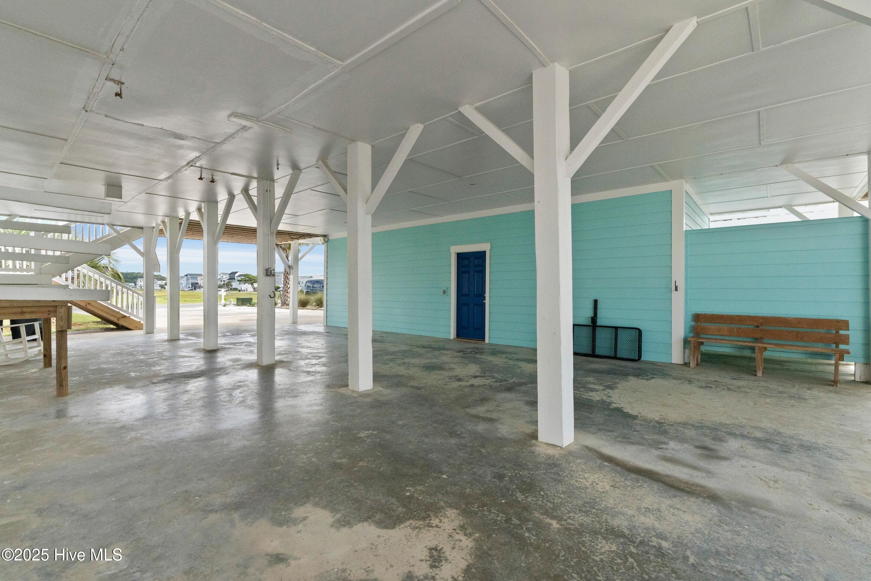 100526727 | Photo 42