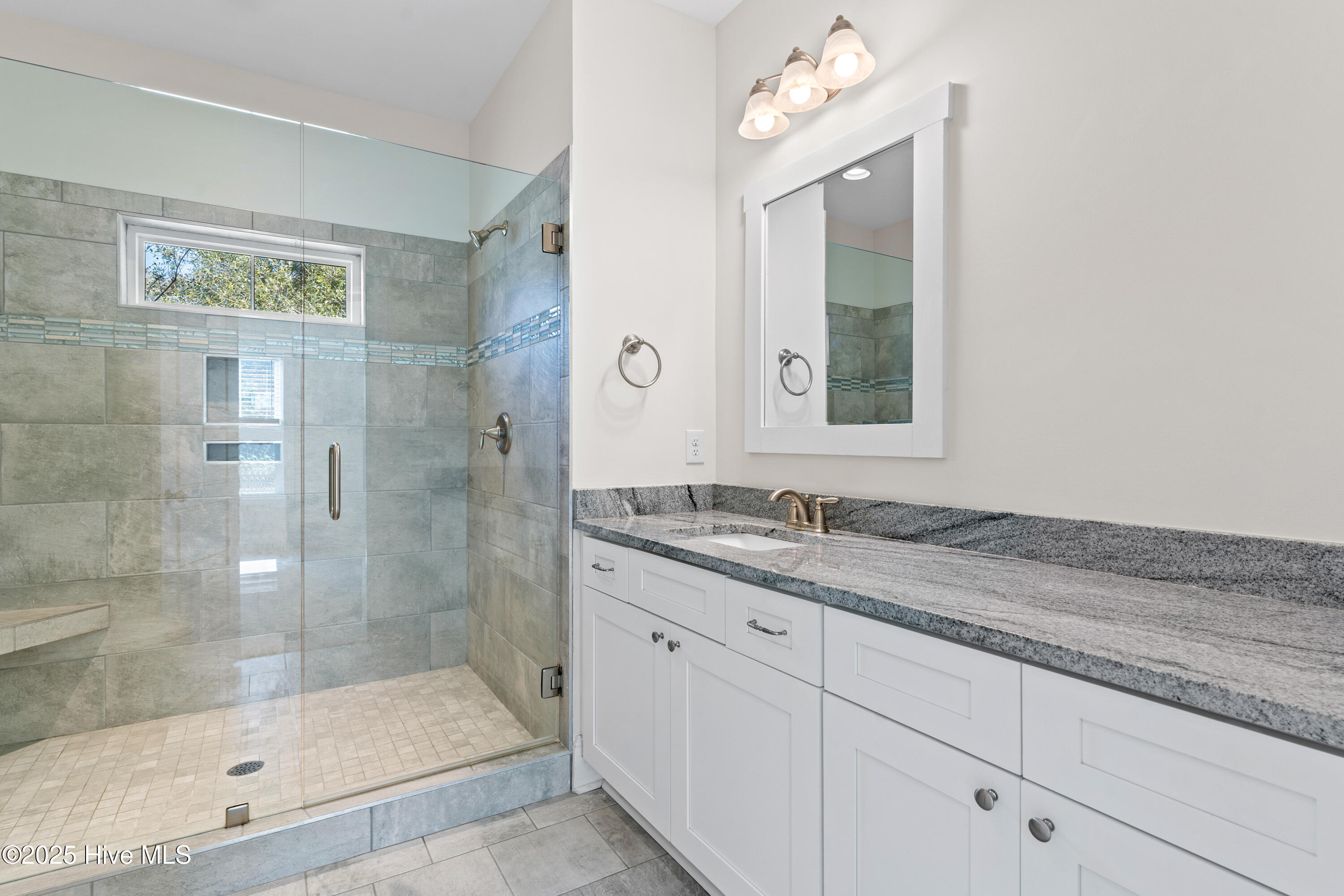 100529513 | Photo 29