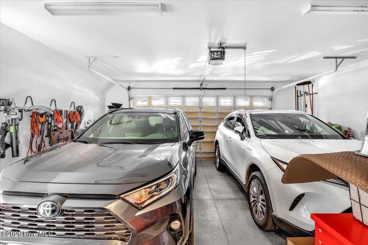 100556407 | Photo 61