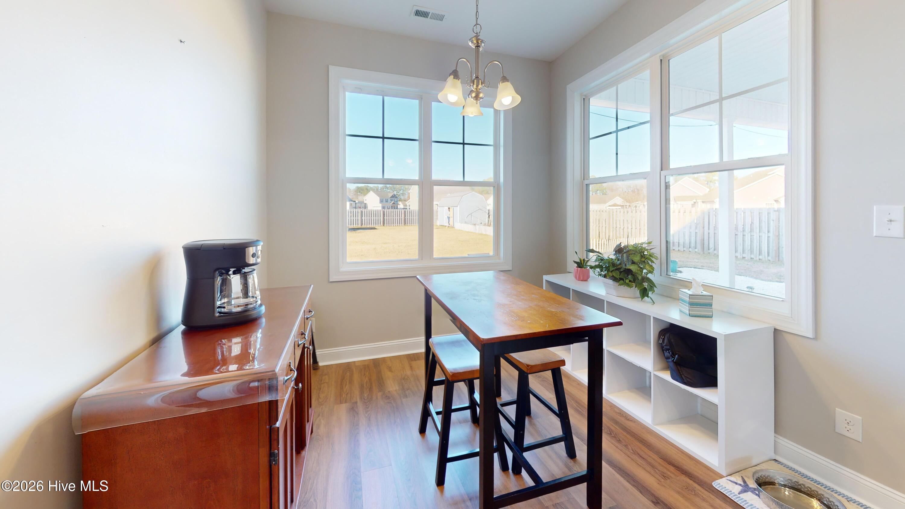 100547102 | Photo 20