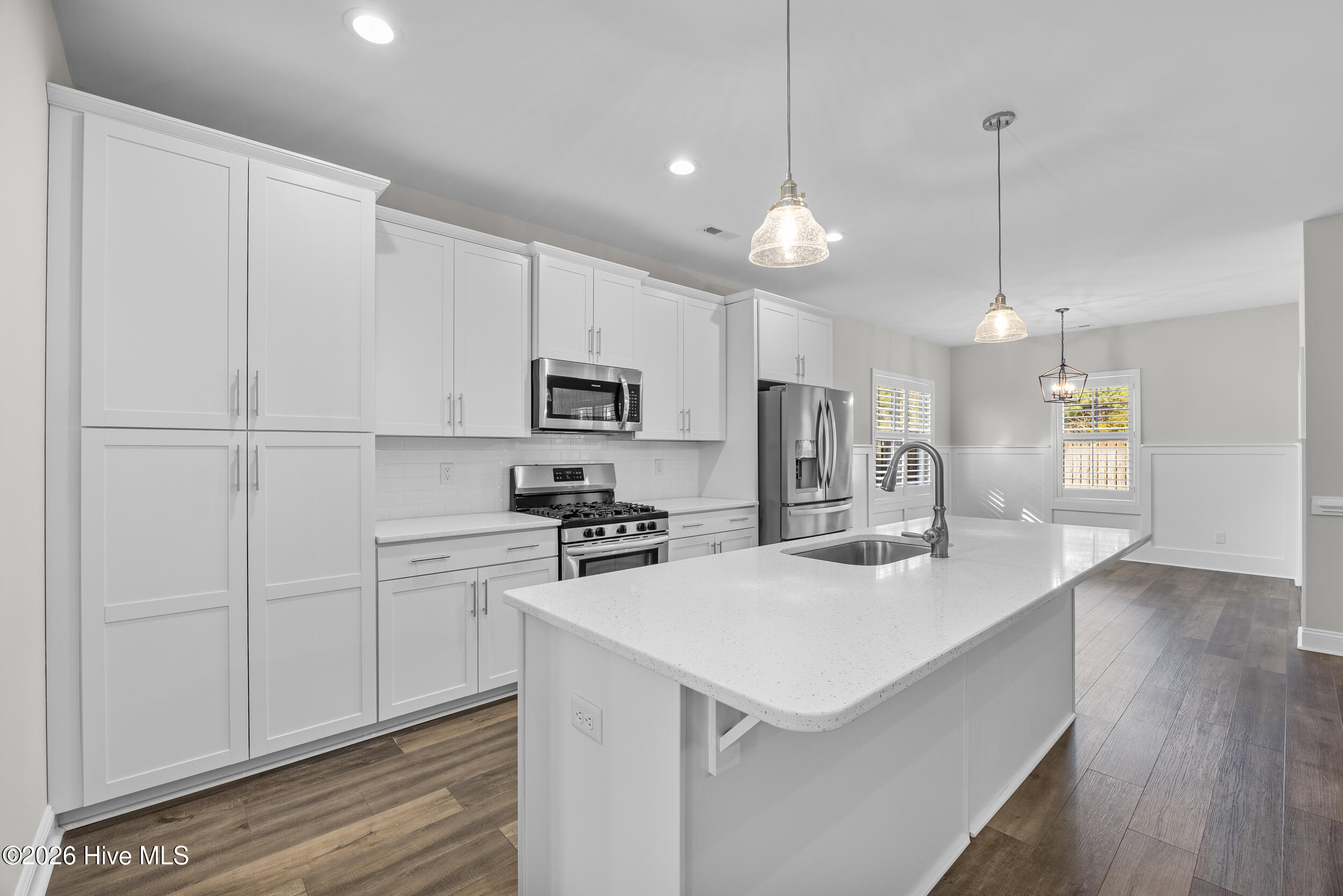 100559295 | Photo 14