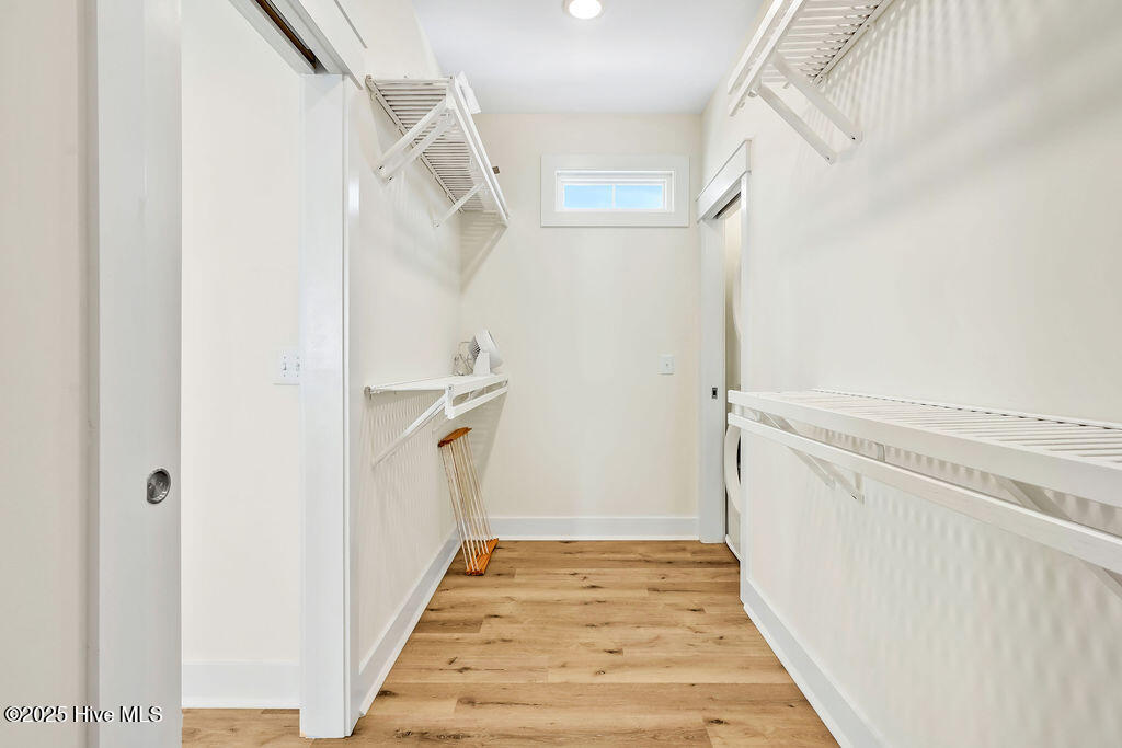 100541995 | Photo 46