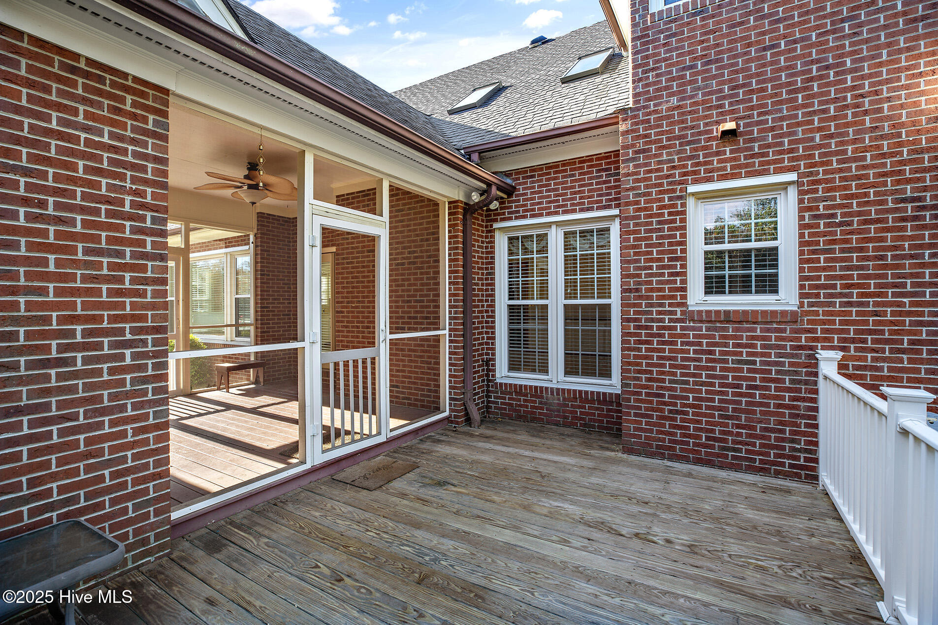 100541648 | Photo 52