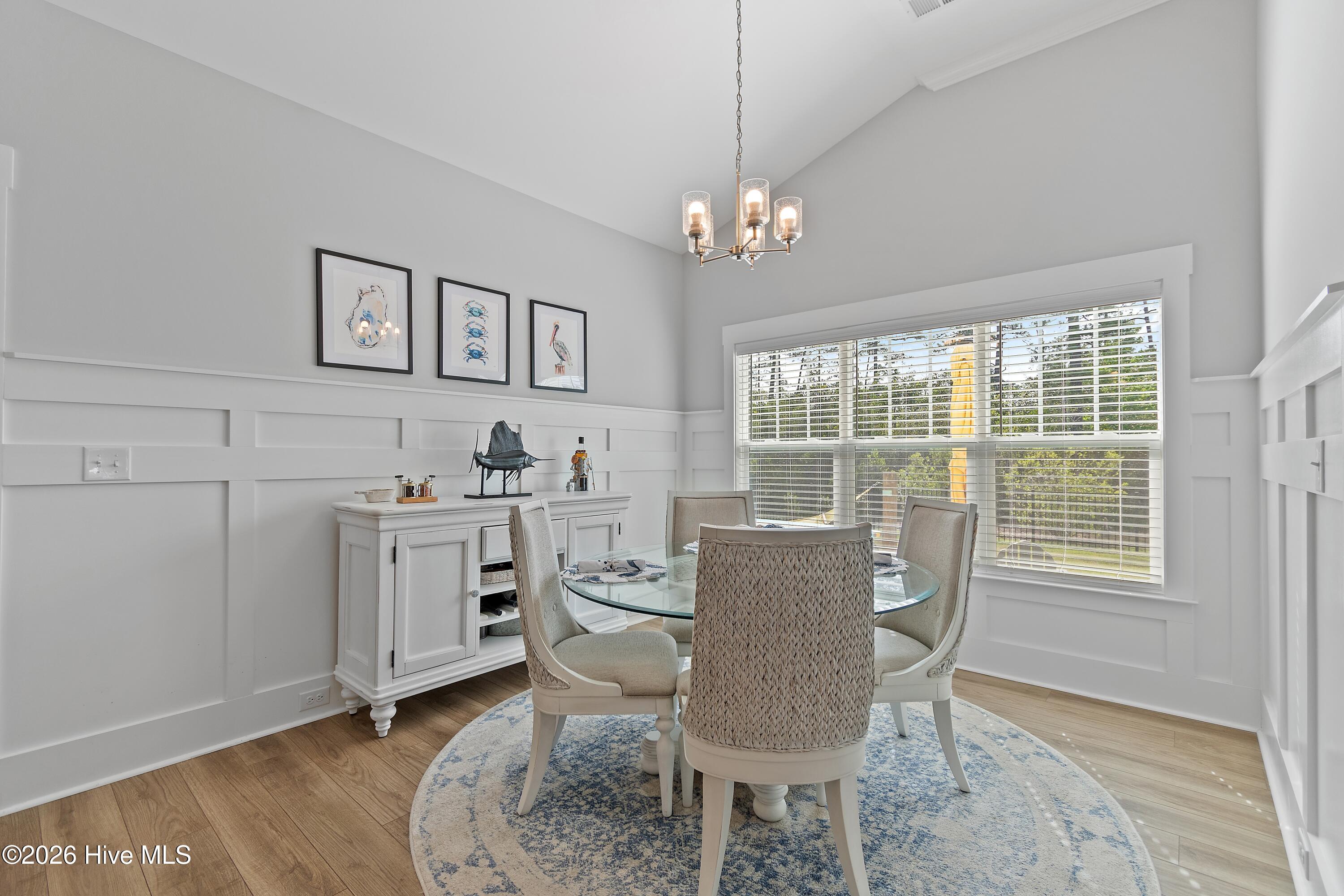 100566064 | Photo 18