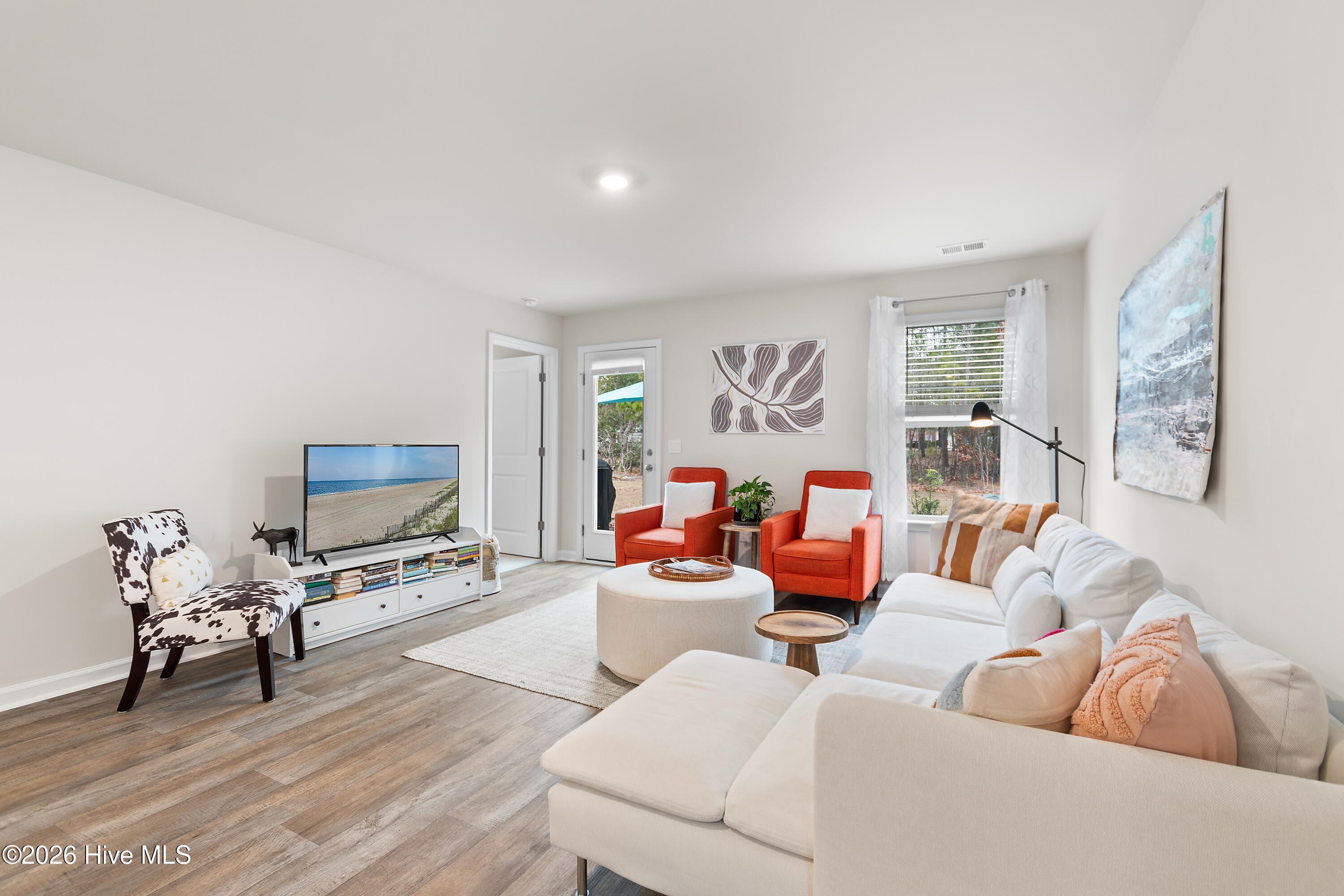 100549910 | Photo 18