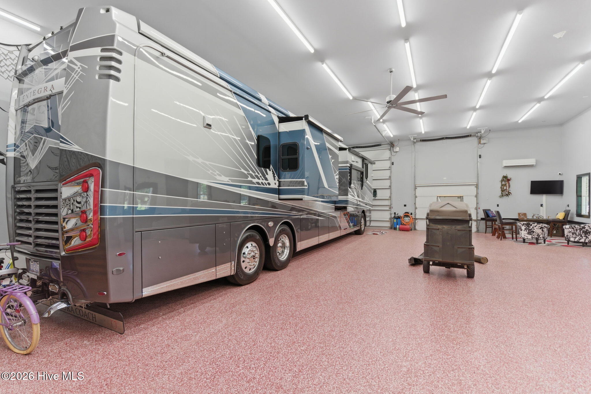 100570615 | Photo 62