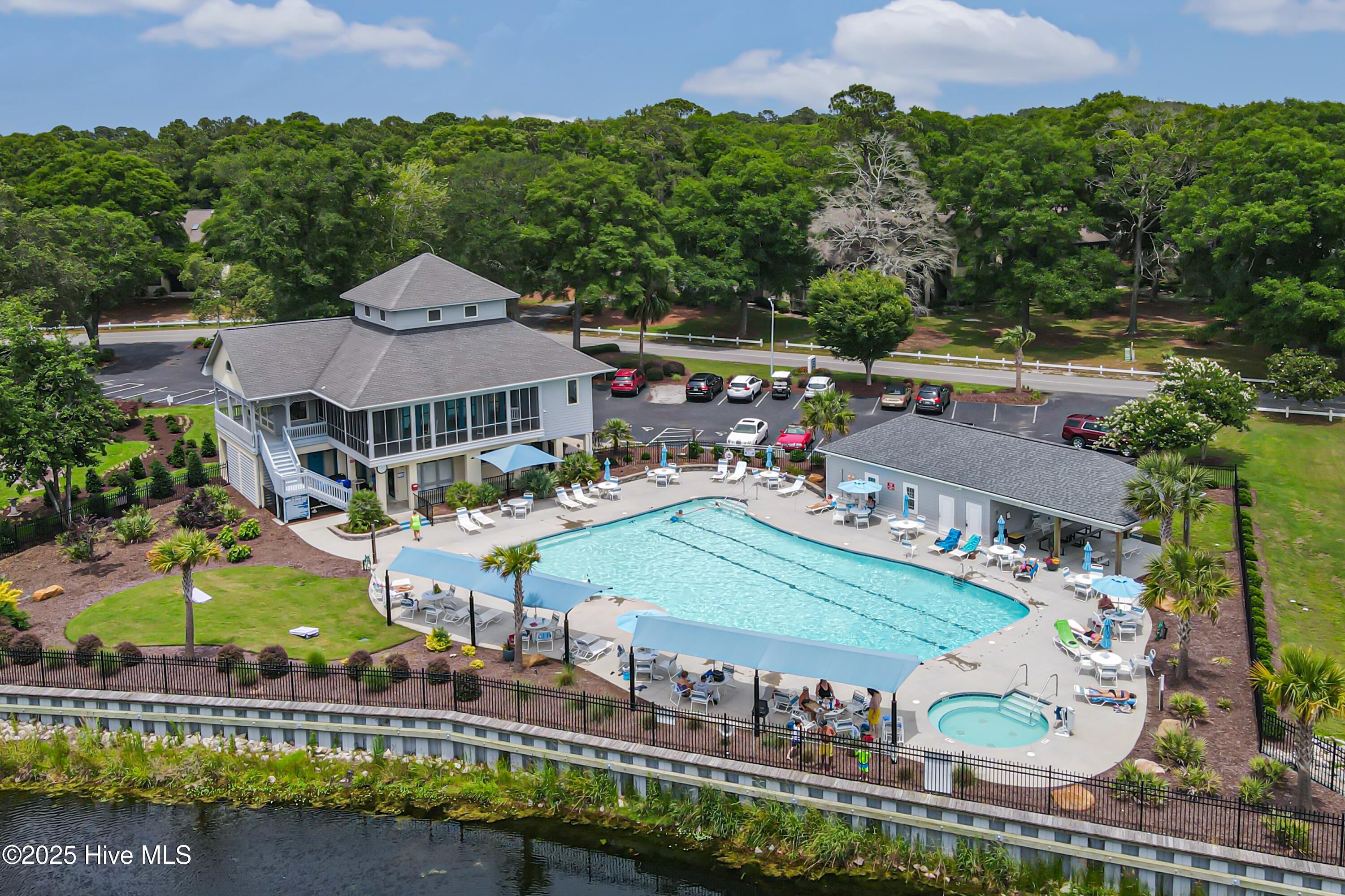 100517839 | Photo 69