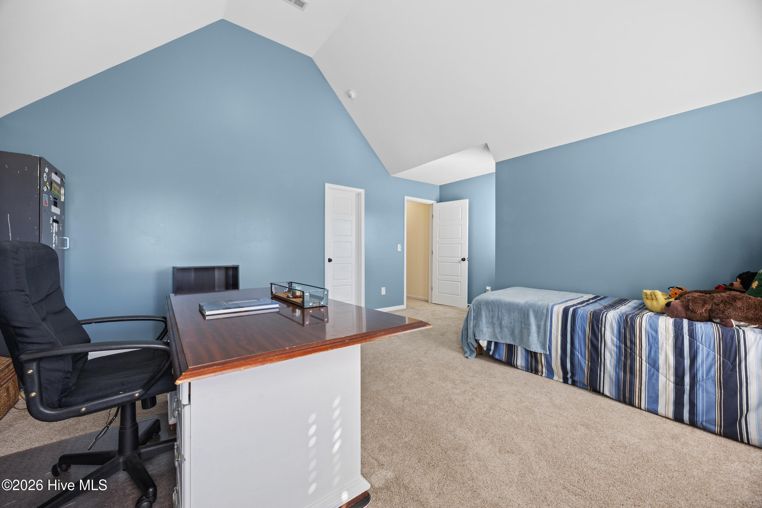 100549248 | Photo 47