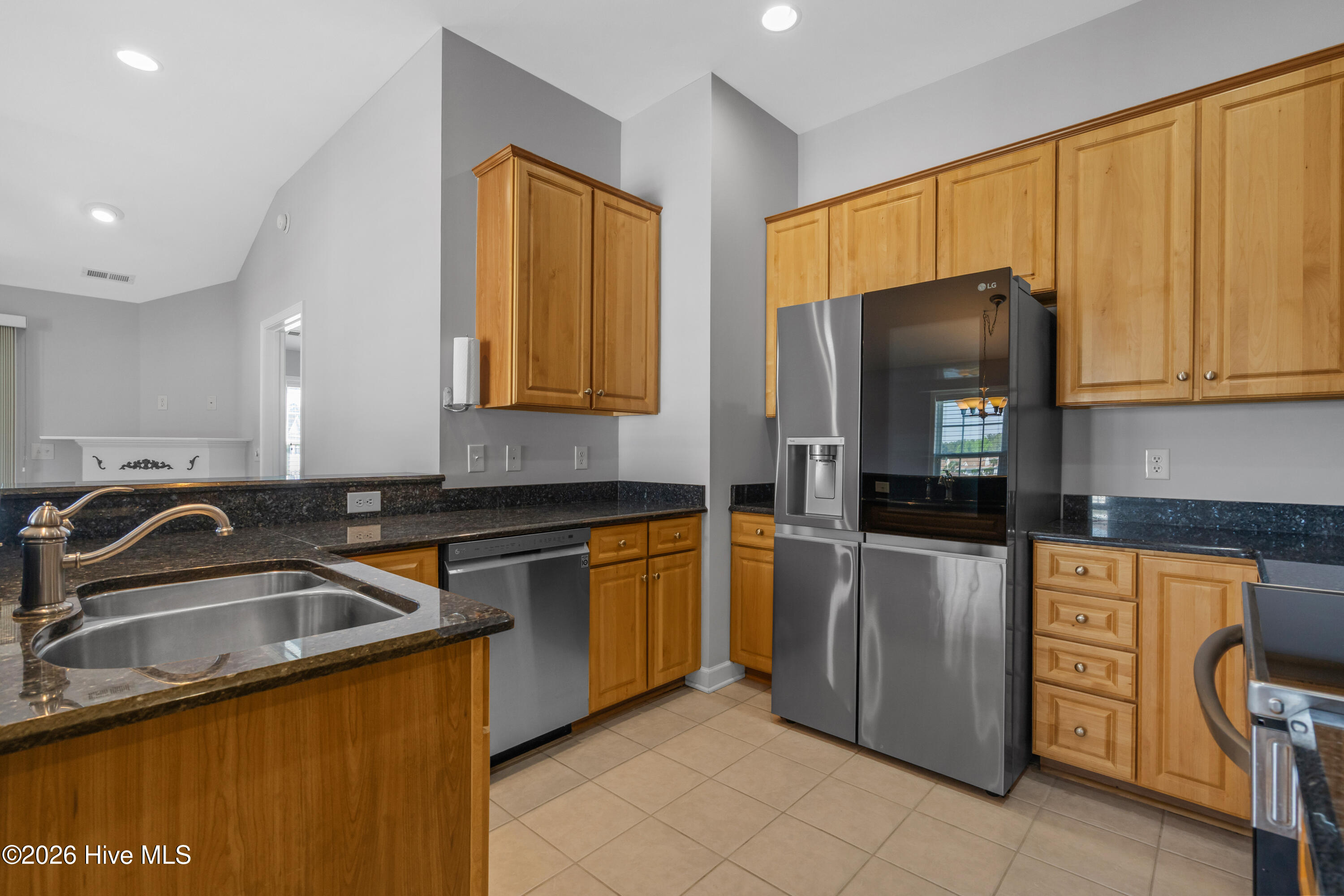 100567546 | Photo 11