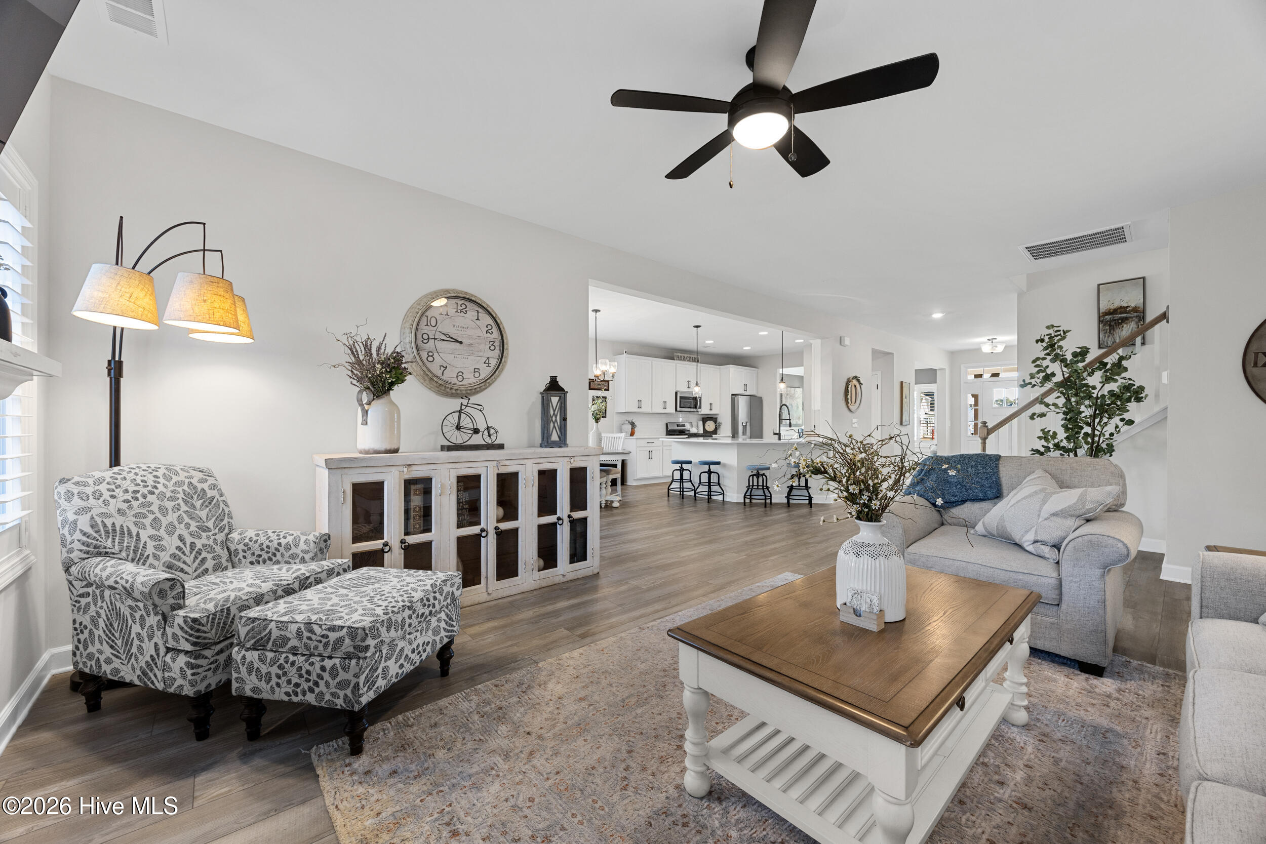 100548050 | Photo 16