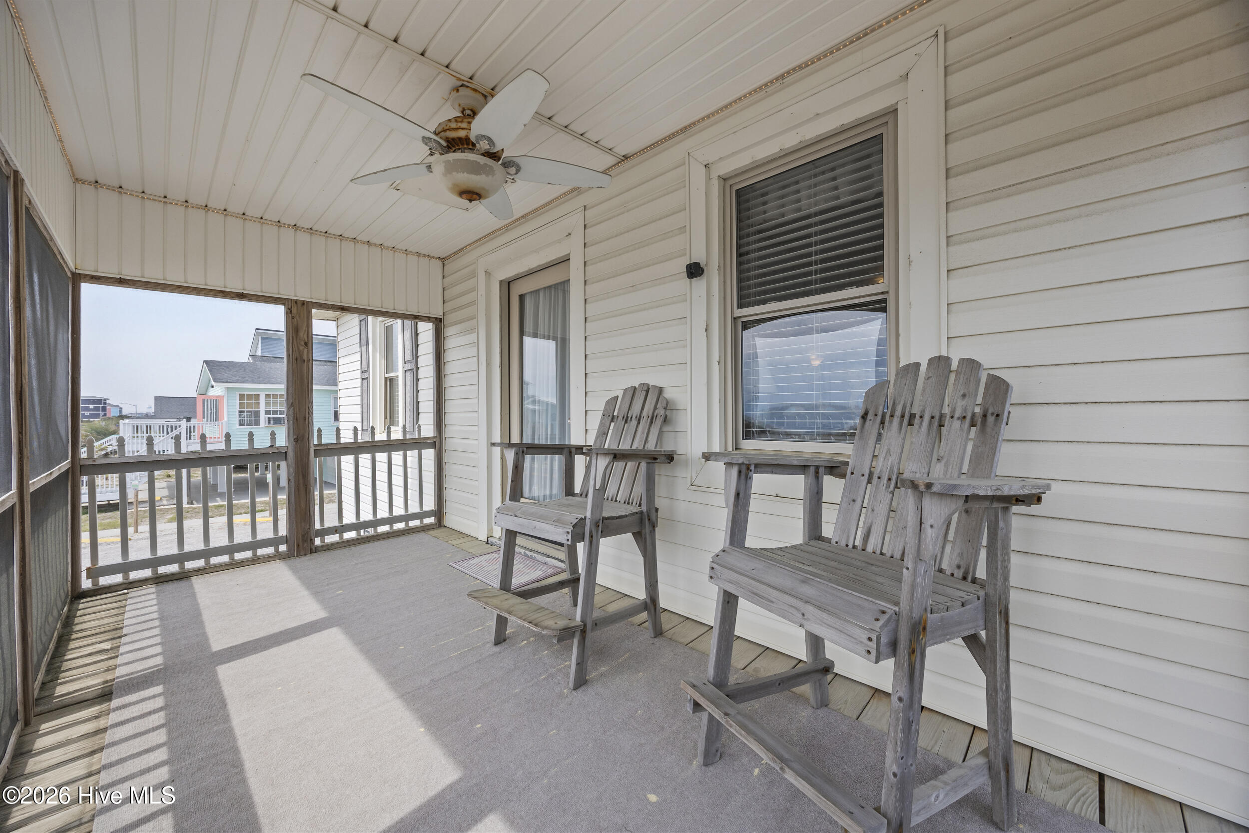 100563115 | Photo 49