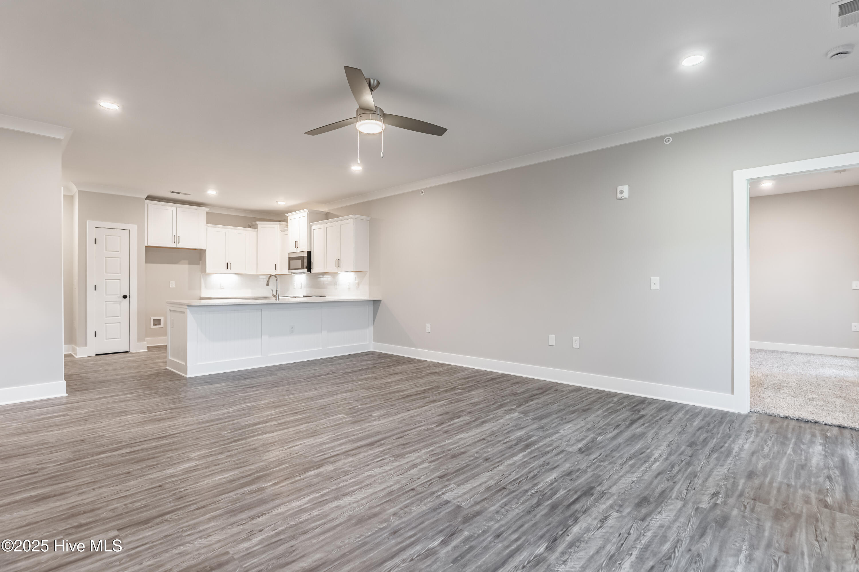 100529364 | Photo 10