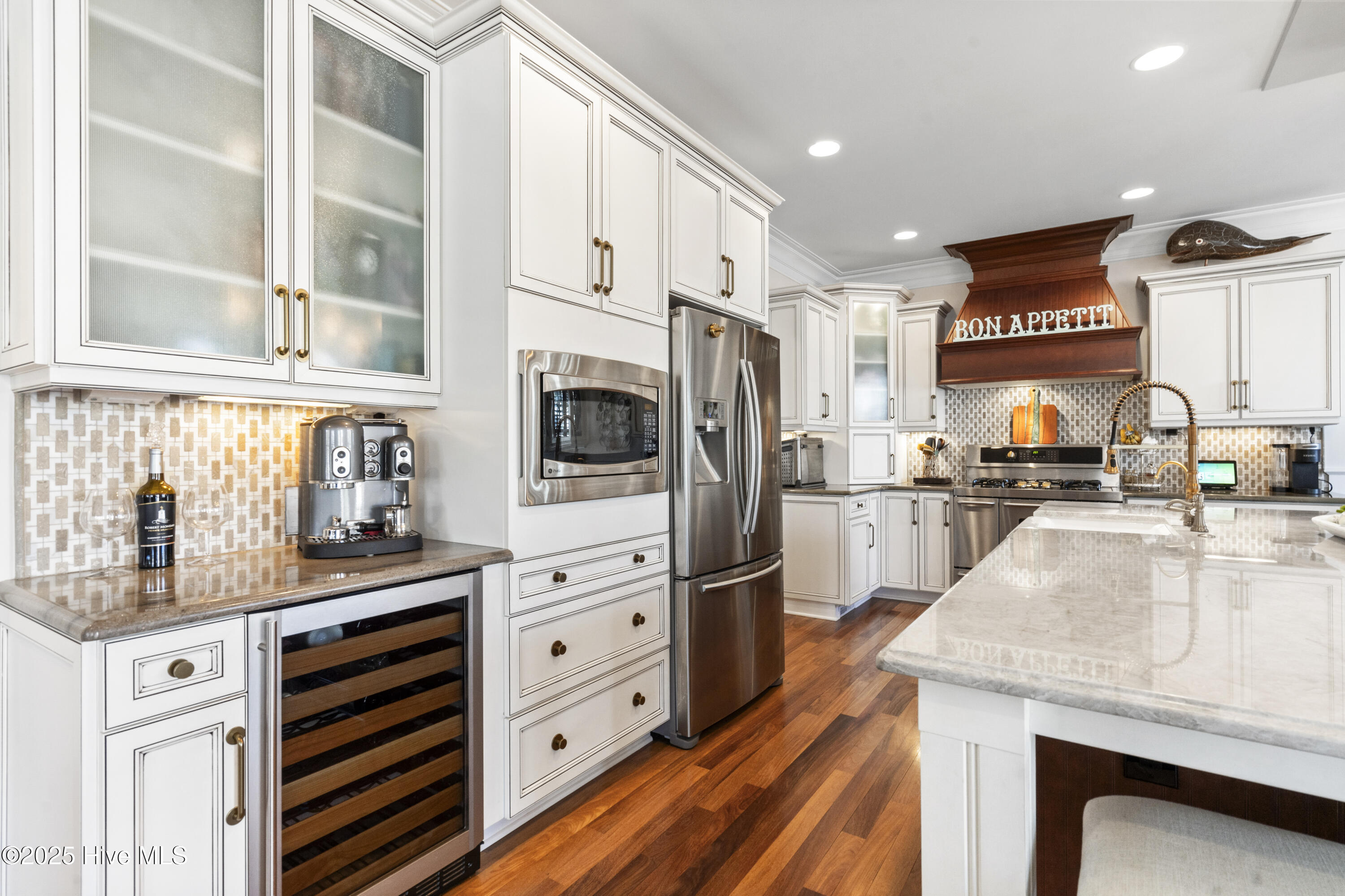 100498817 | Photo 98