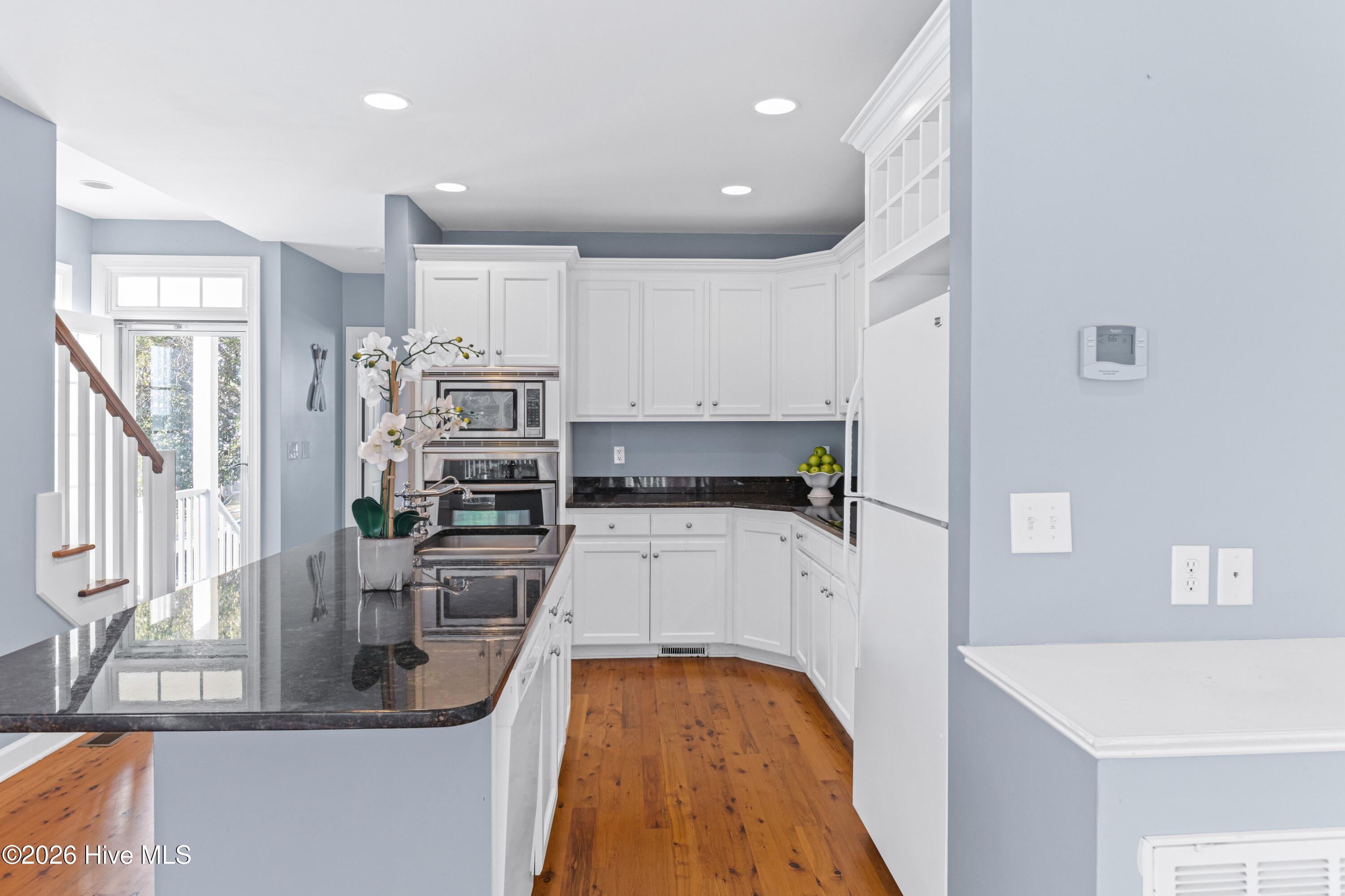 100550926 | Photo 10