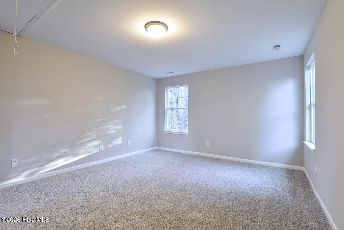 100561005 | Photo 13