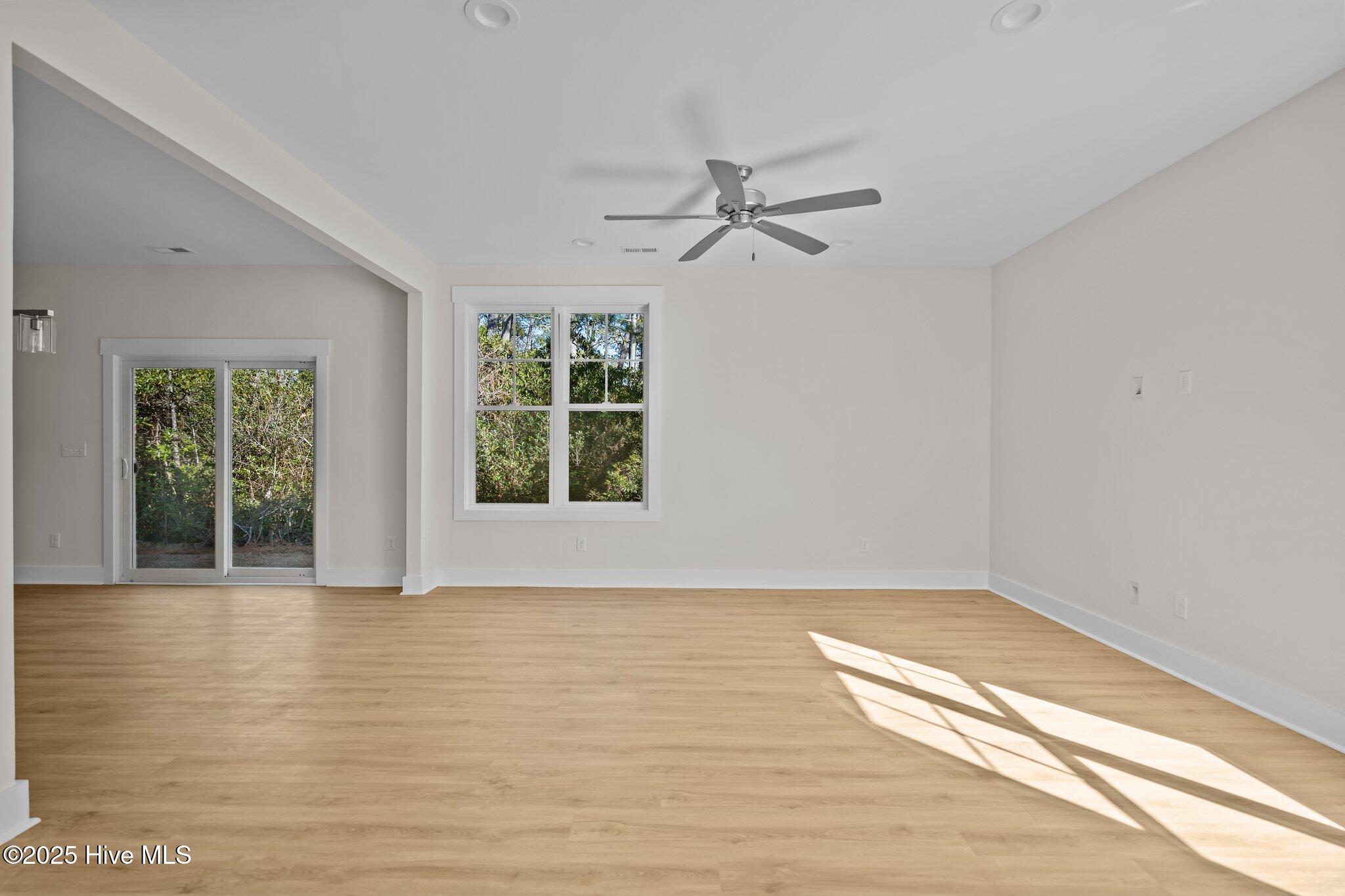 100487563 | Photo 13