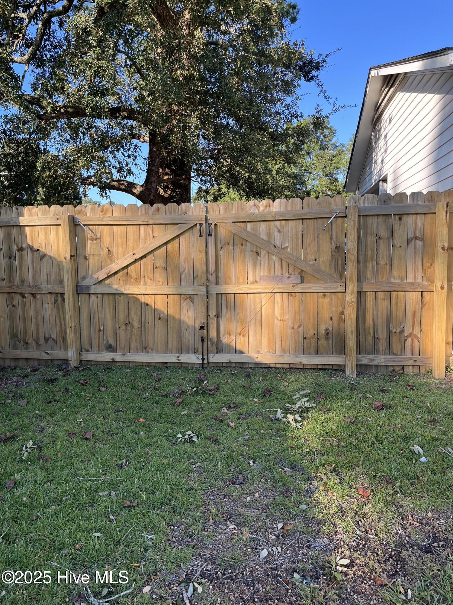 100536383 | Photo 45