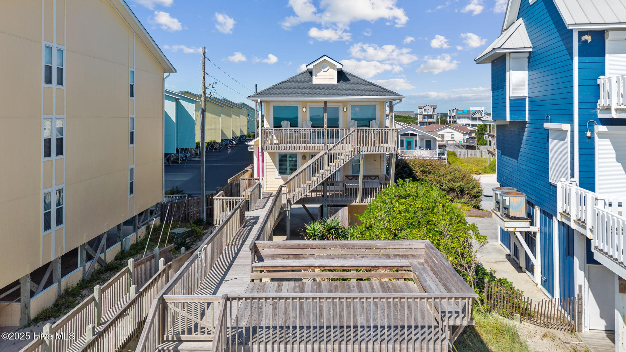 100535212 | Photo 49