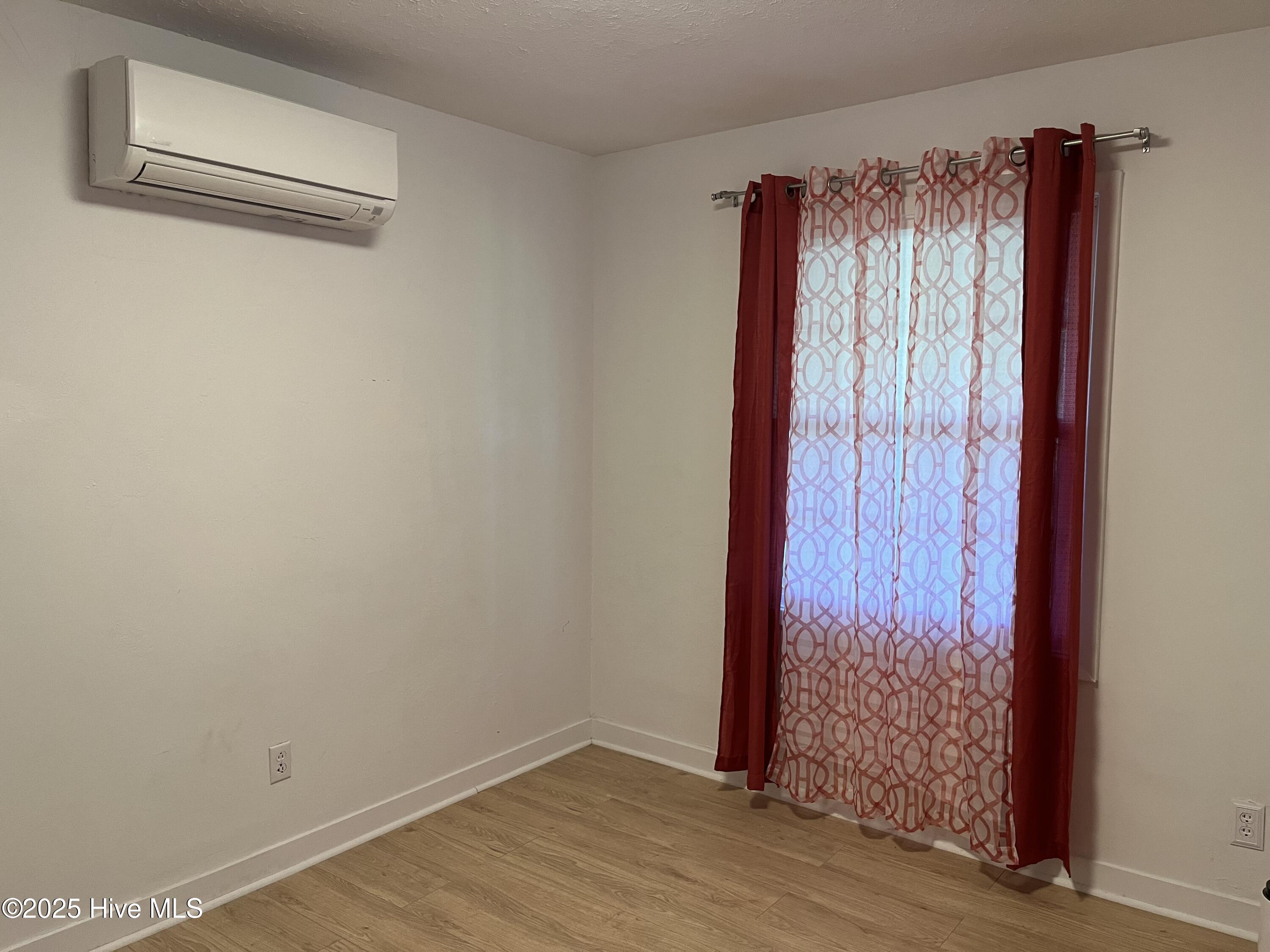 100536383 | Photo 17