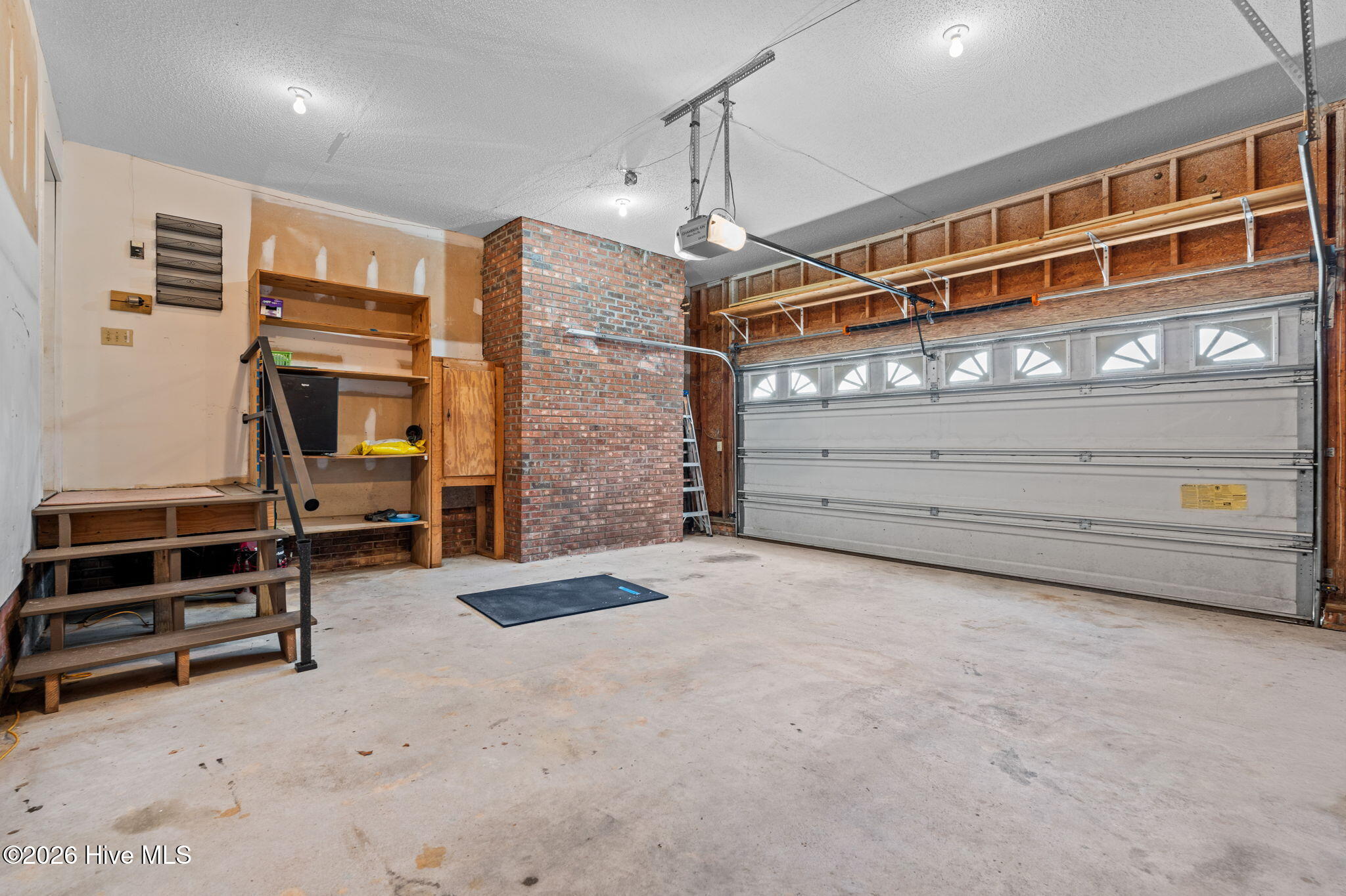 100564721 | Photo 55