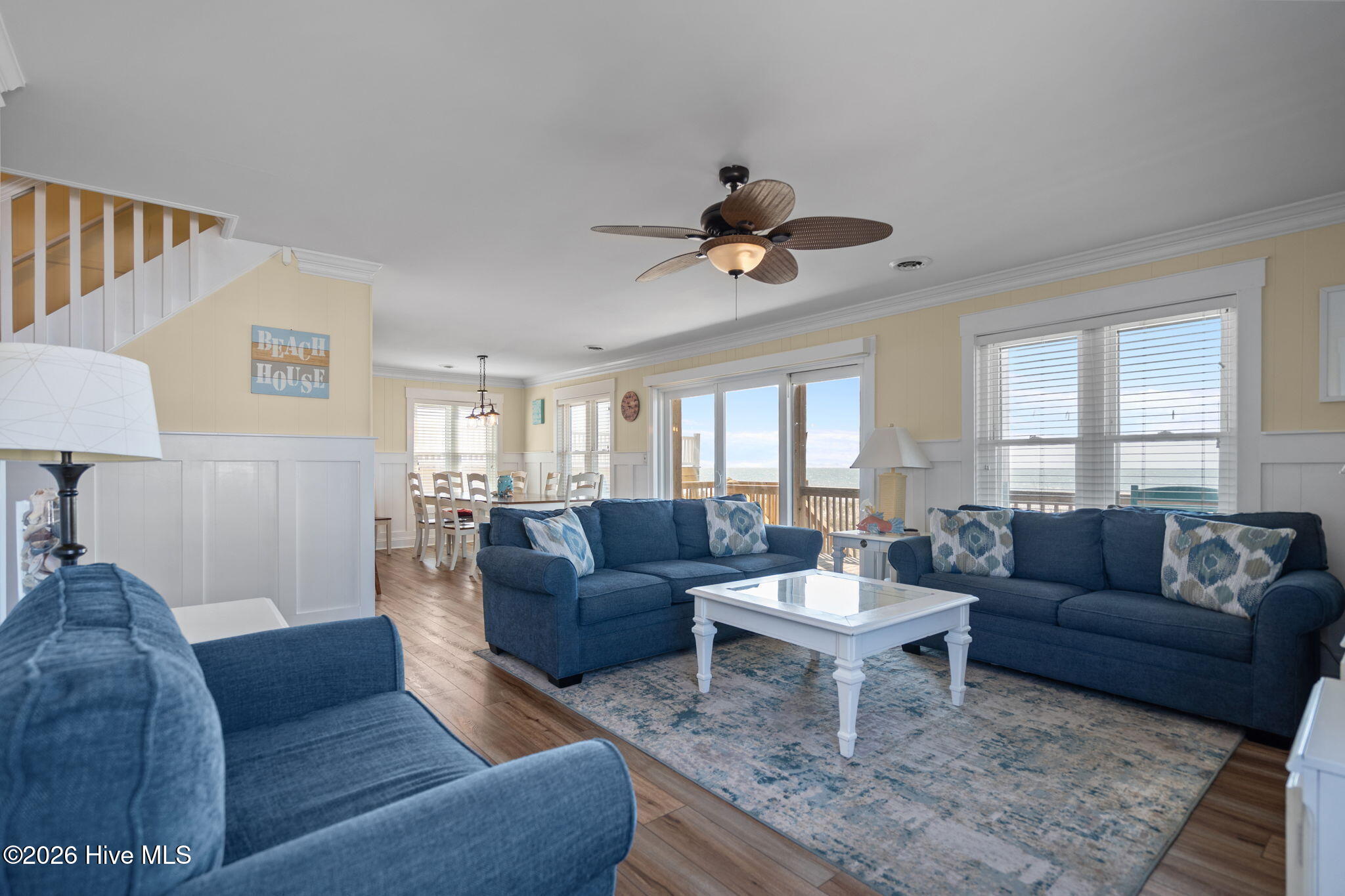 100568045 | Photo 12