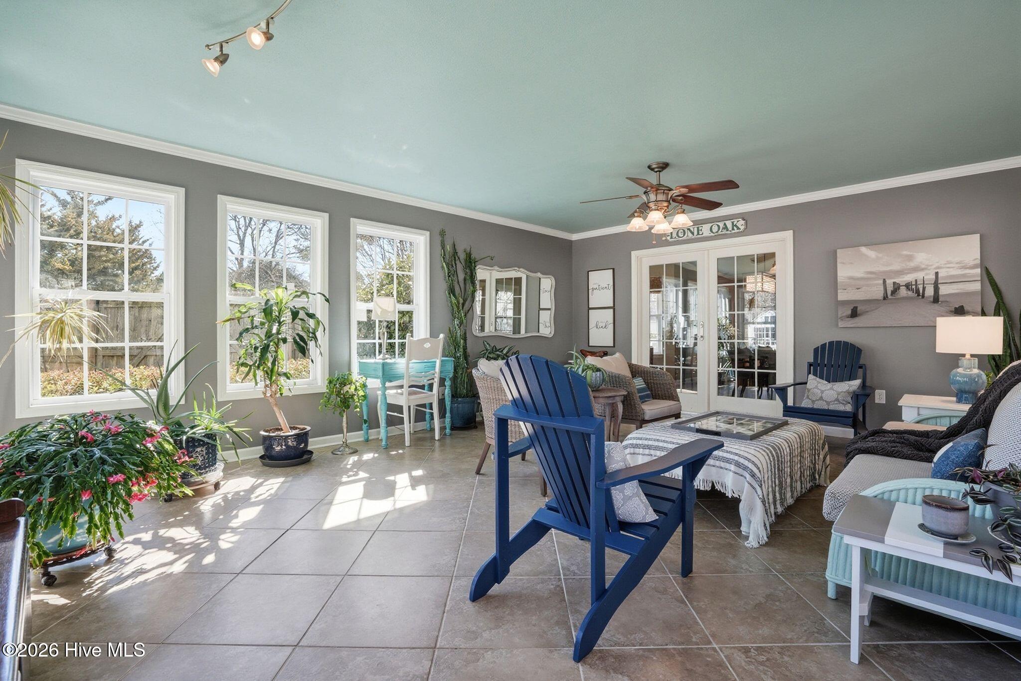 100557423 | Photo 57