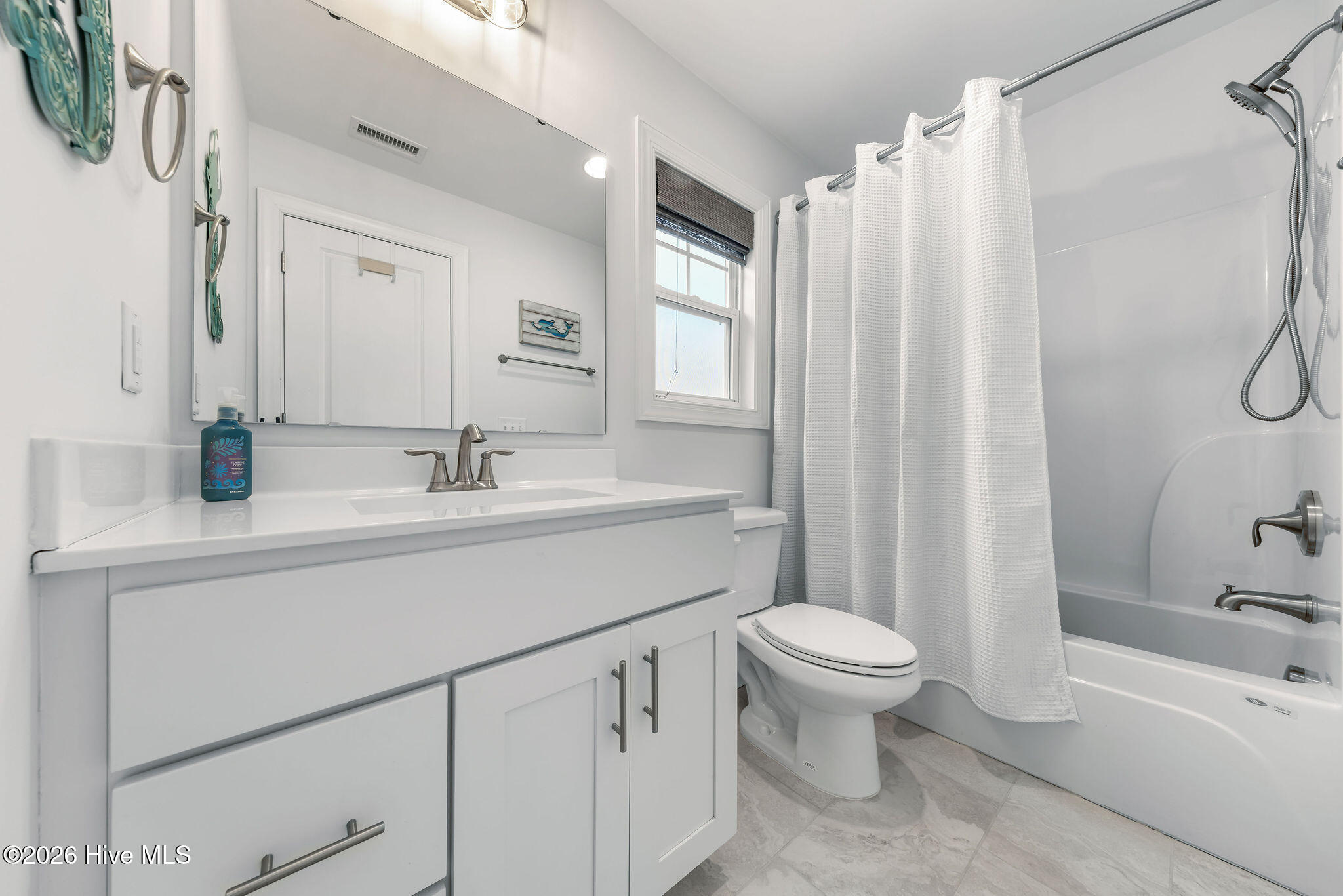 100558472 | Photo 25