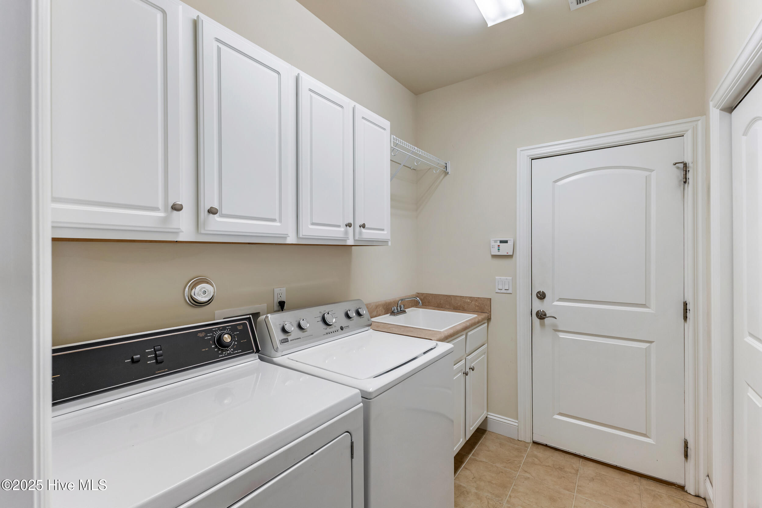 100539412 | Photo 24