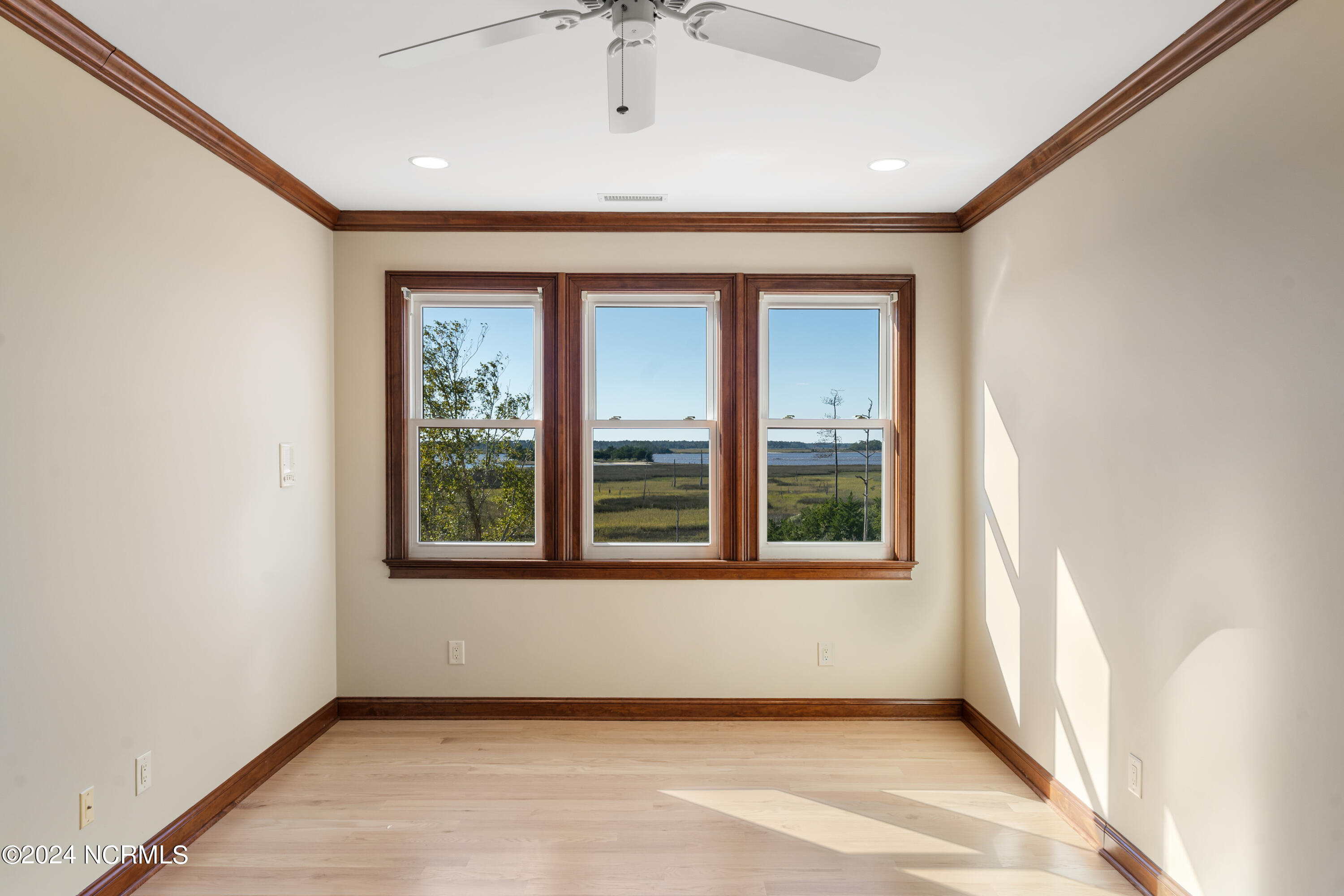 100511471 | Photo 61