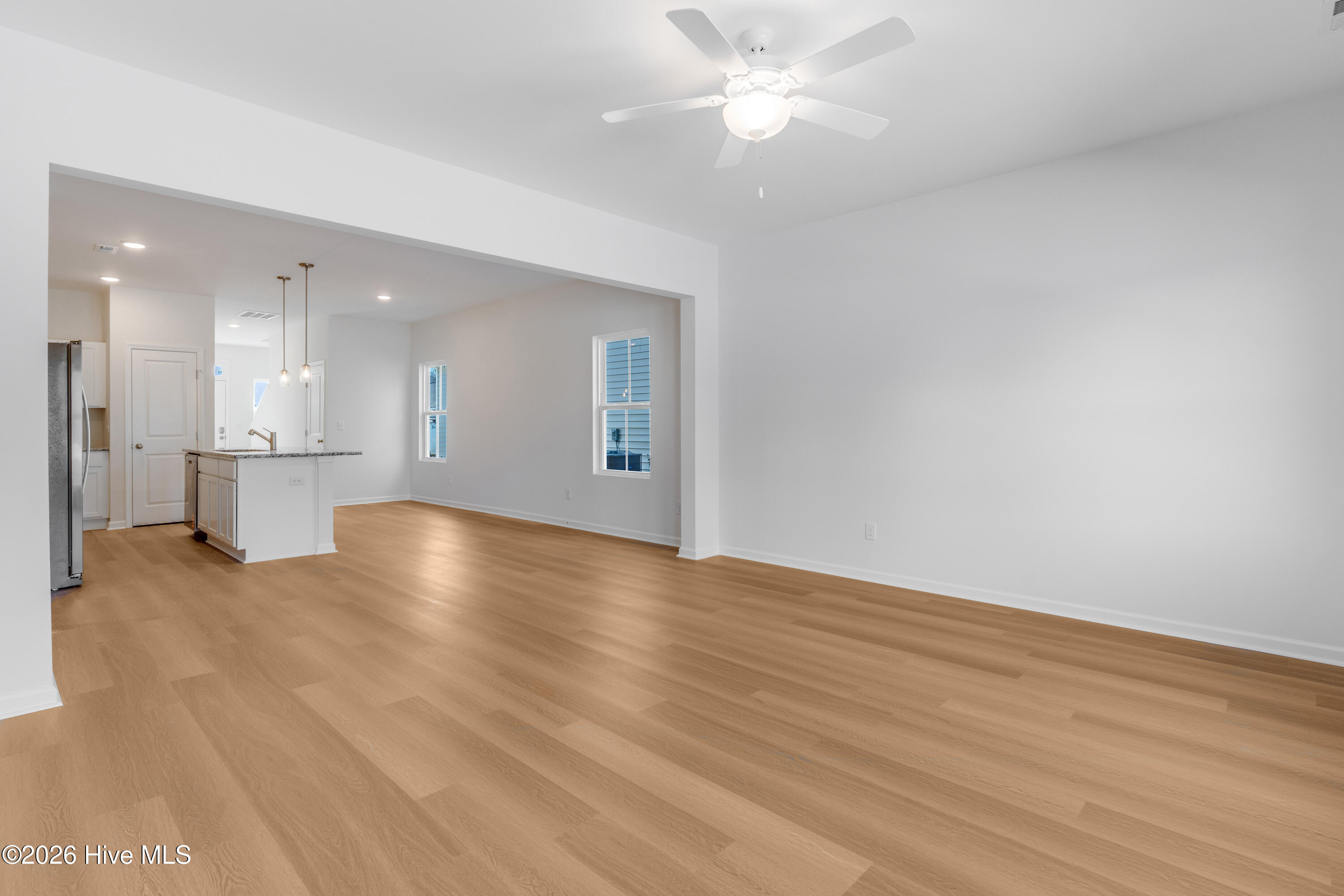 100552639 | Photo 16