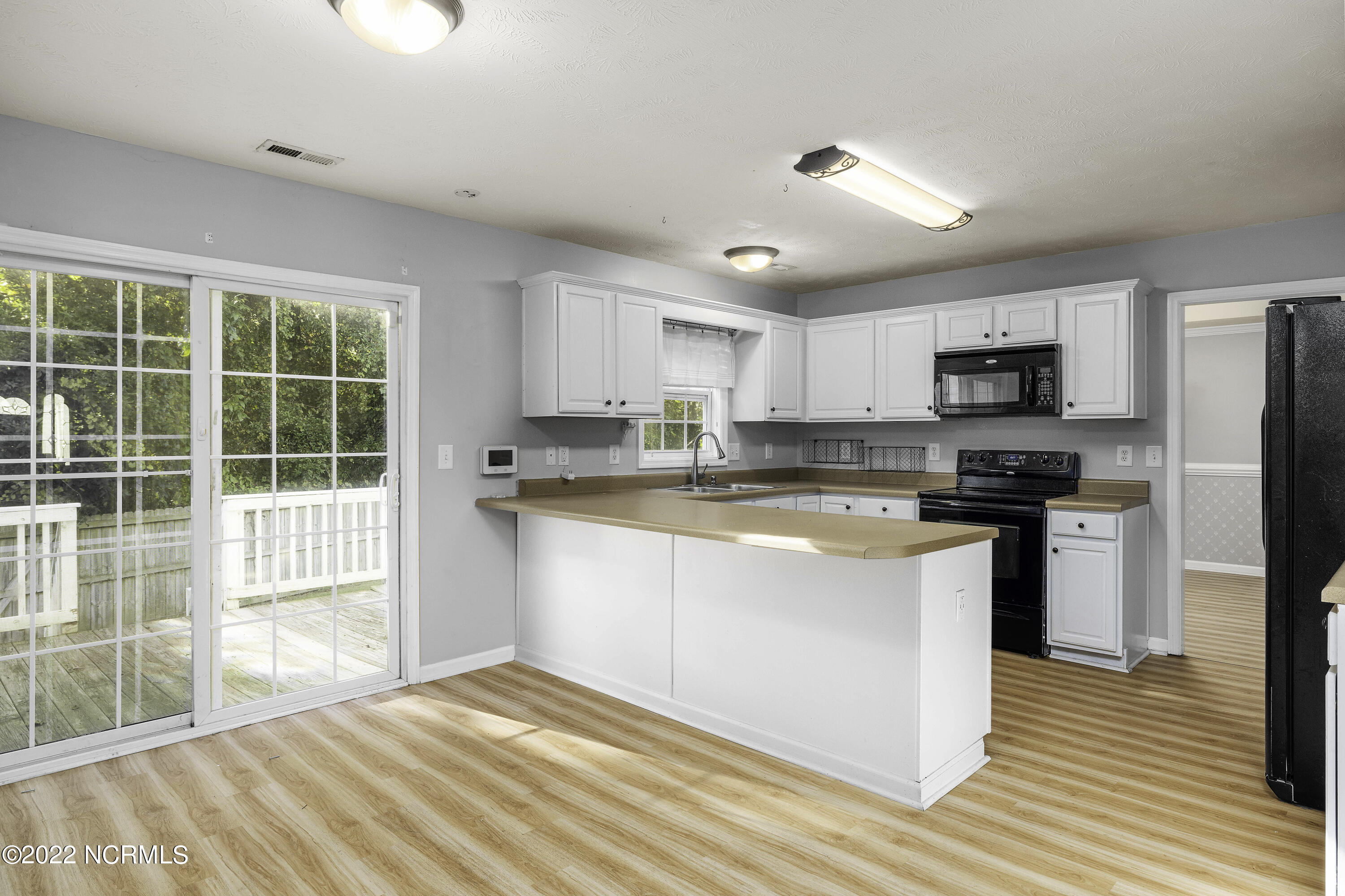 100549189 | Photo 12