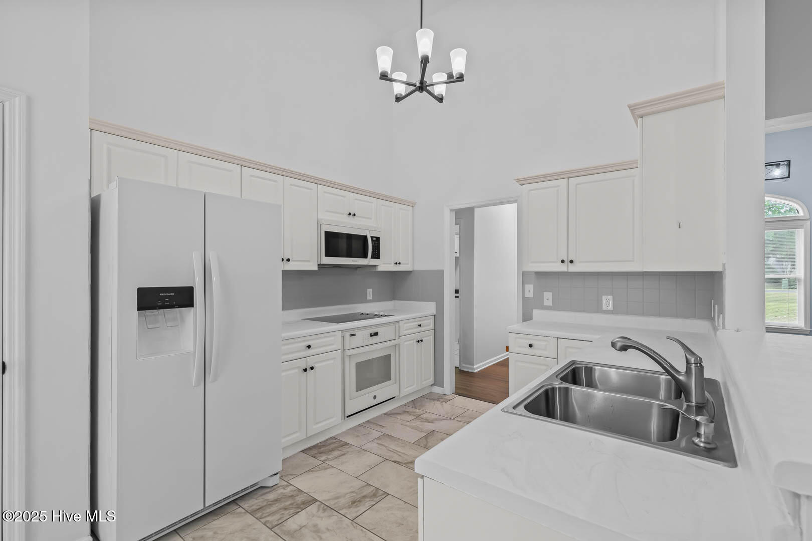 100544064 | Photo 18