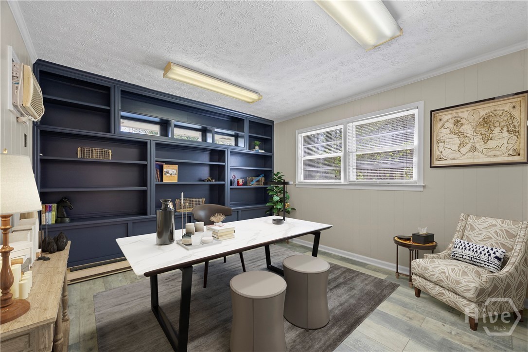 DIGITALLY STAGED Office