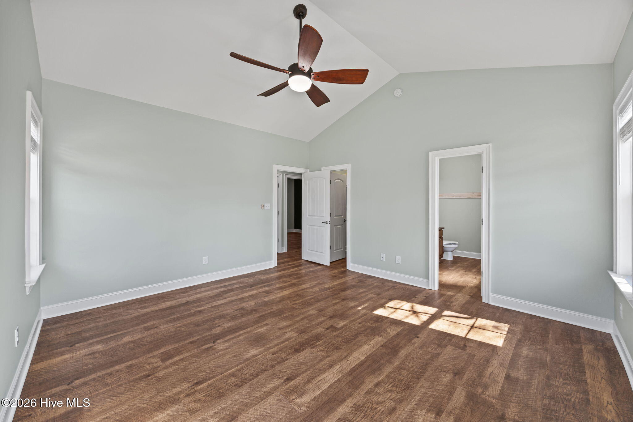 100559497 | Photo 17