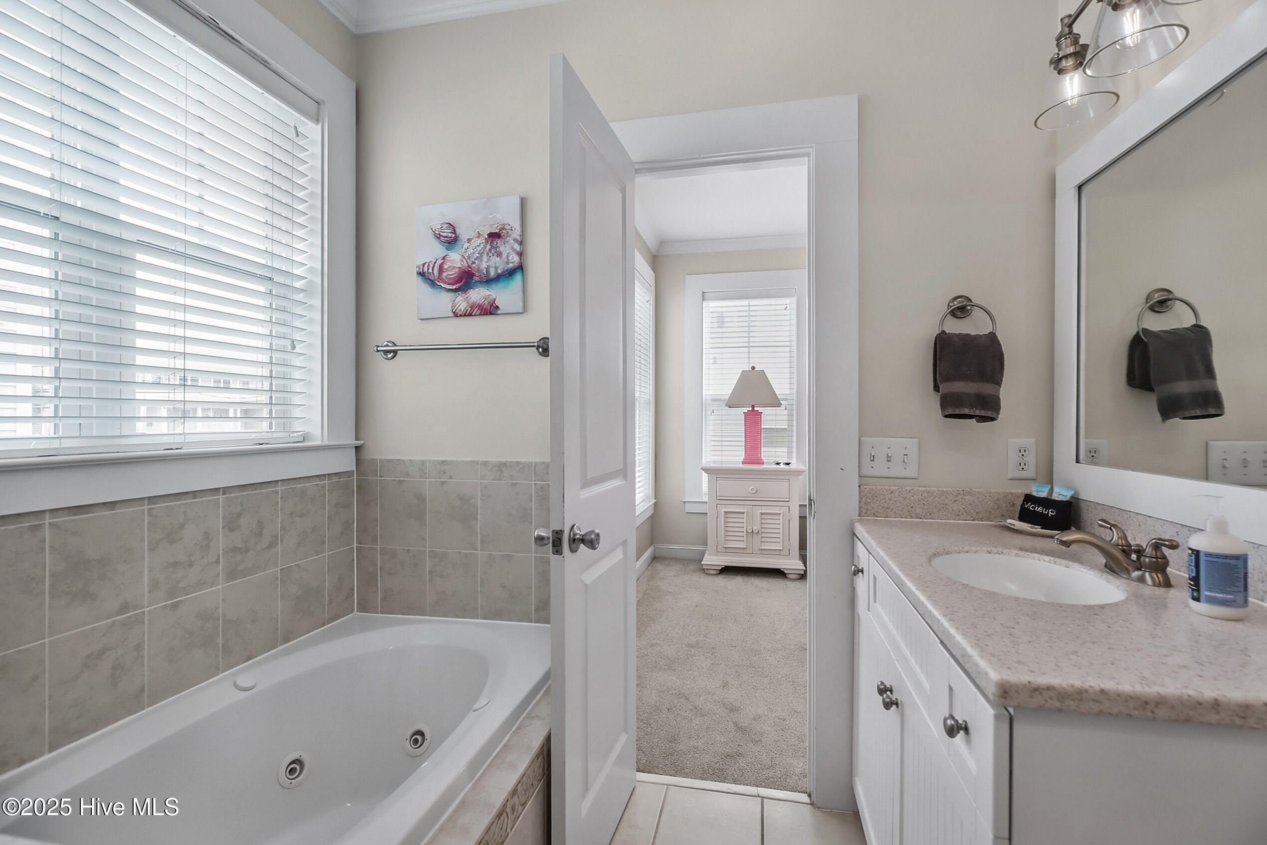 100557922 | Photo 21