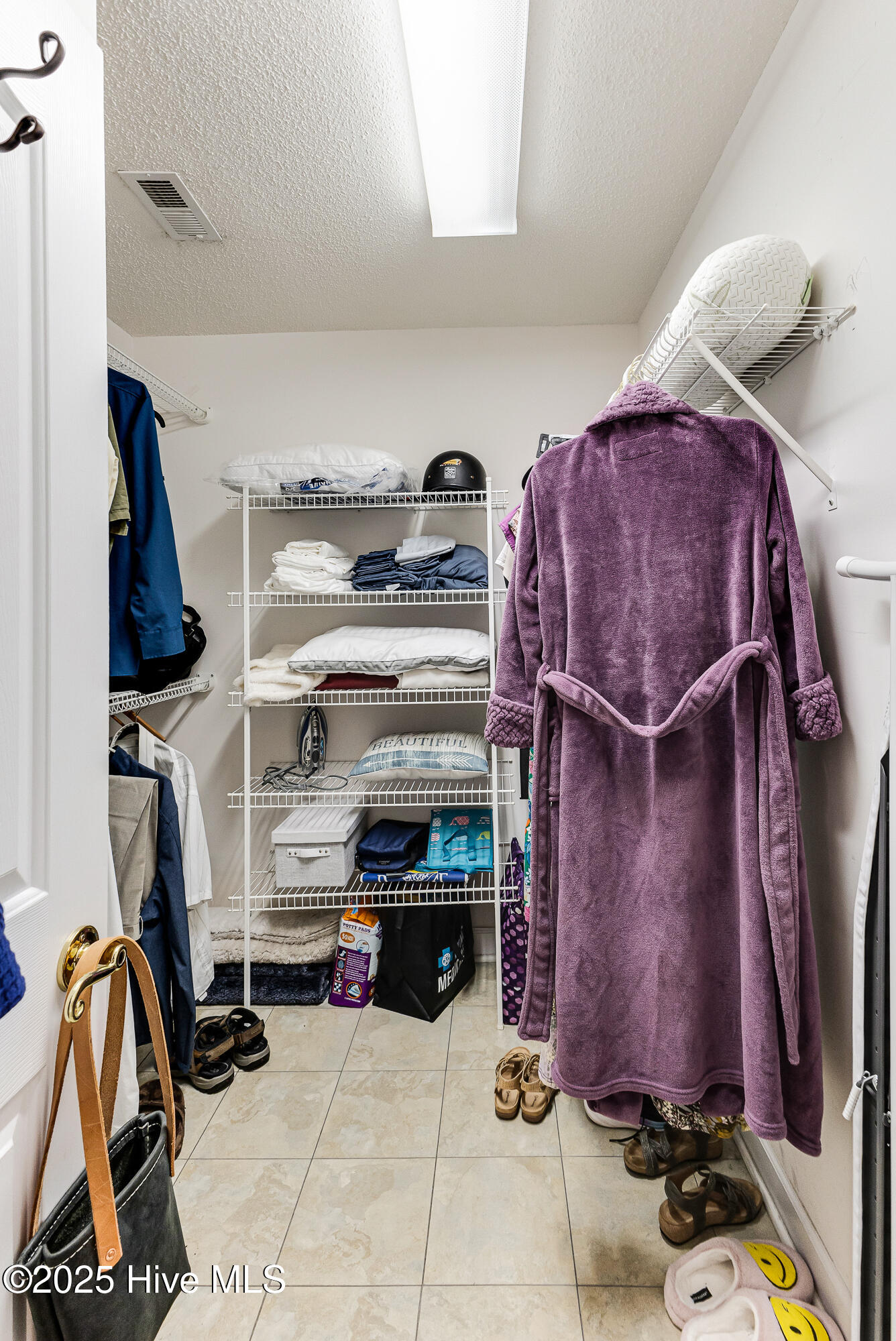 100520400 | Photo 21