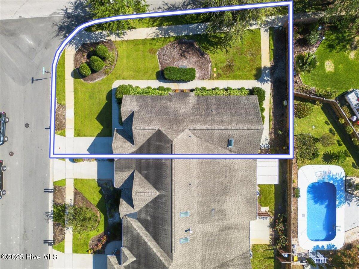 100535571 | Photo 16