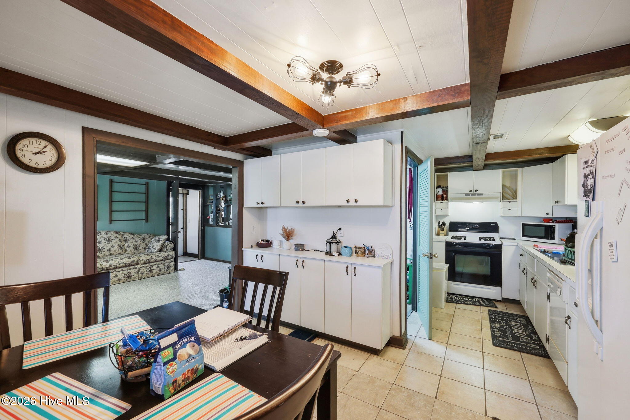 1570 Kitchen