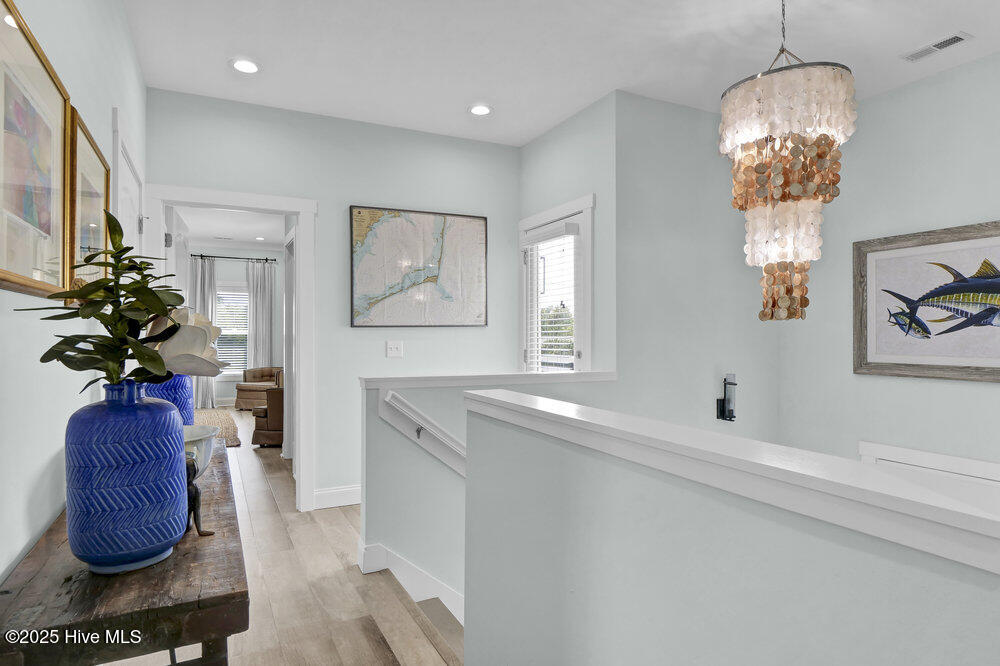 100538818 | Photo 16