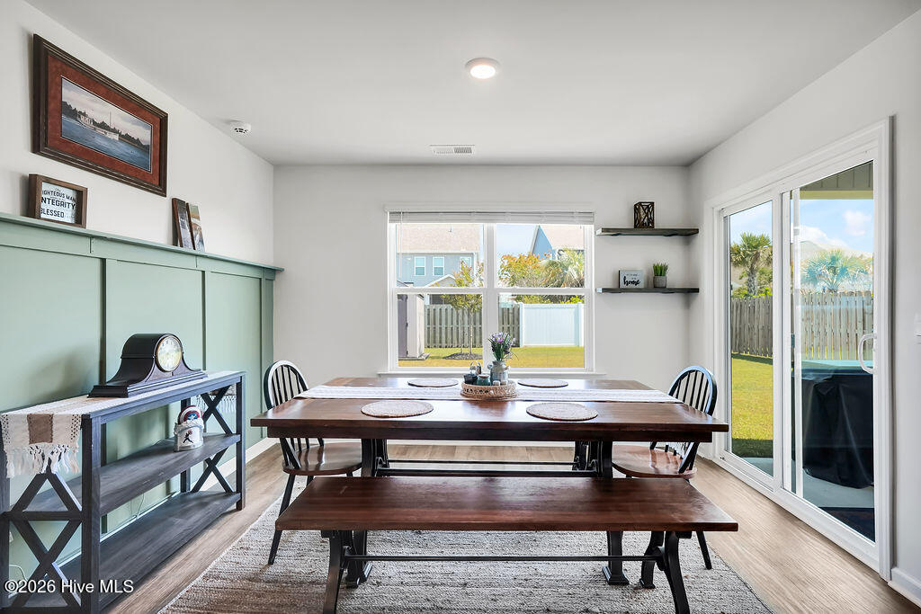 100569698 | Photo 19