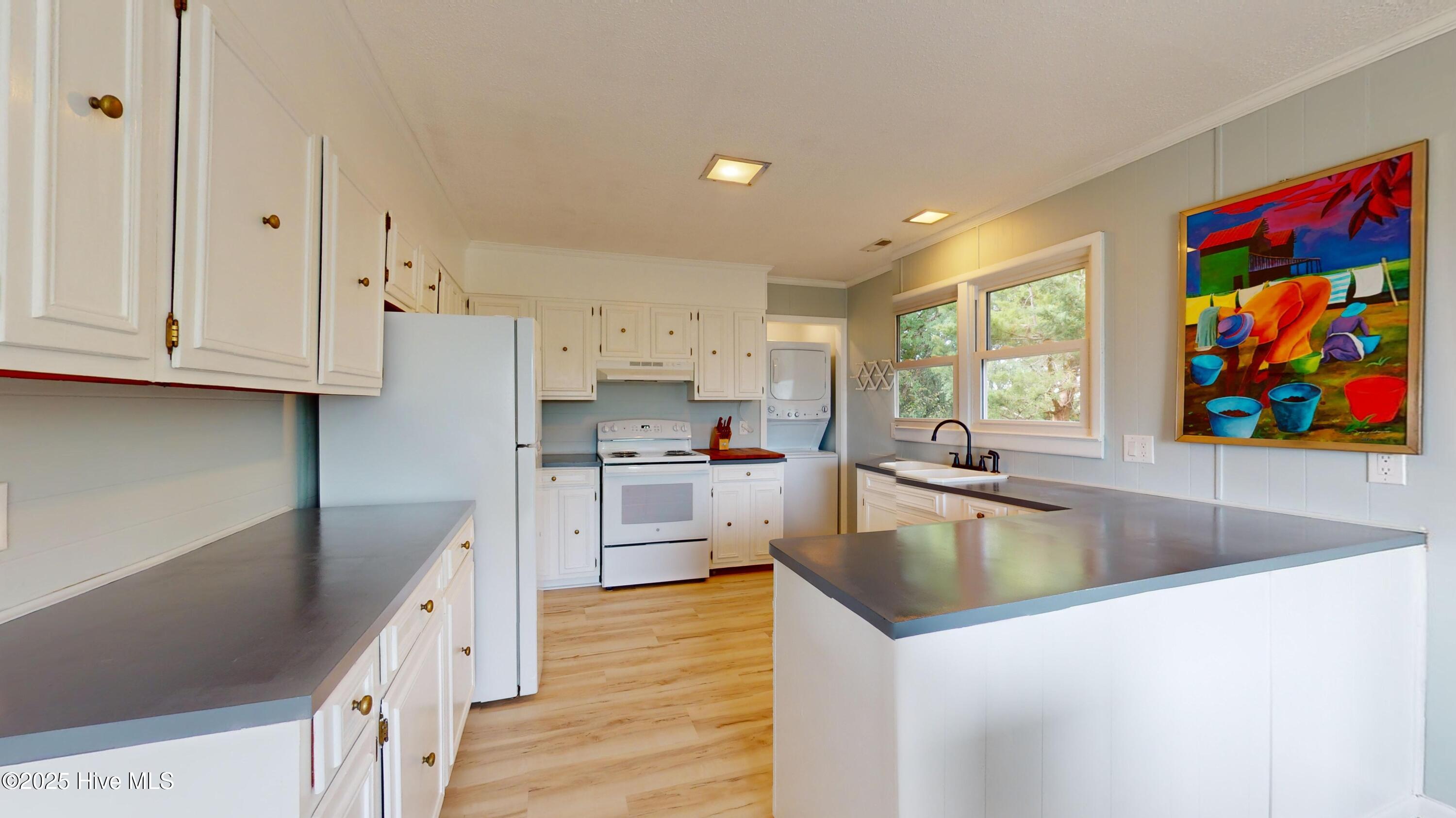 Tons of counter space