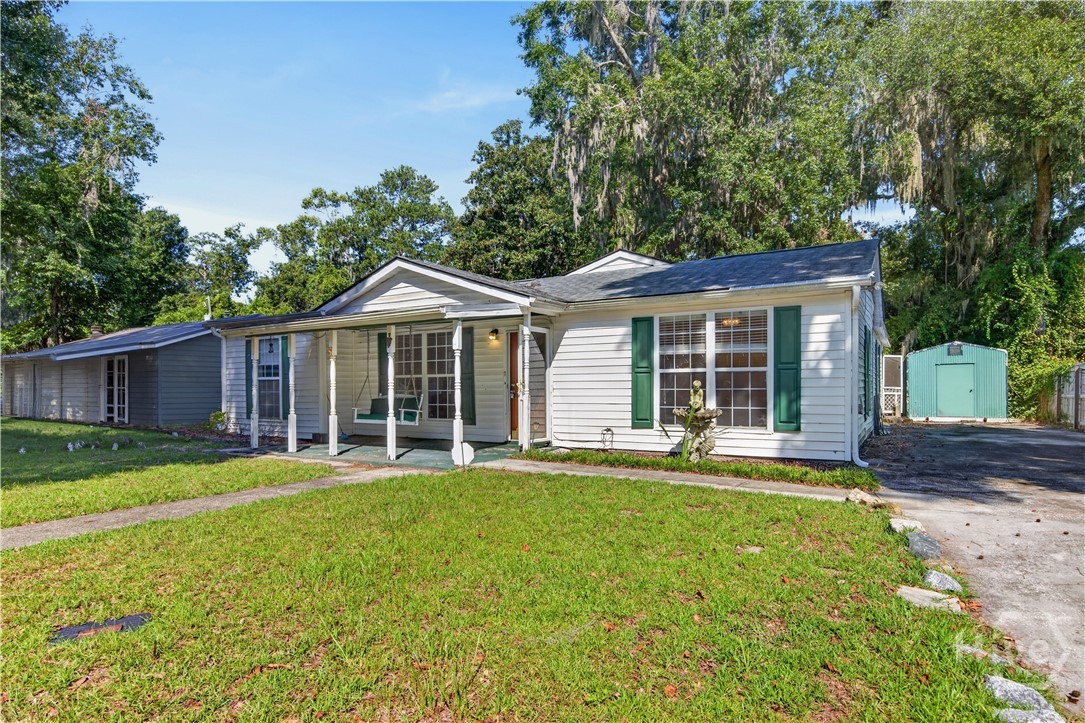 Photo 2 of Single family home for sale at 1 Lansing Ave, Savannah, GA 31406 | MLS# SA362571 | Listing updated on 2026-09-18