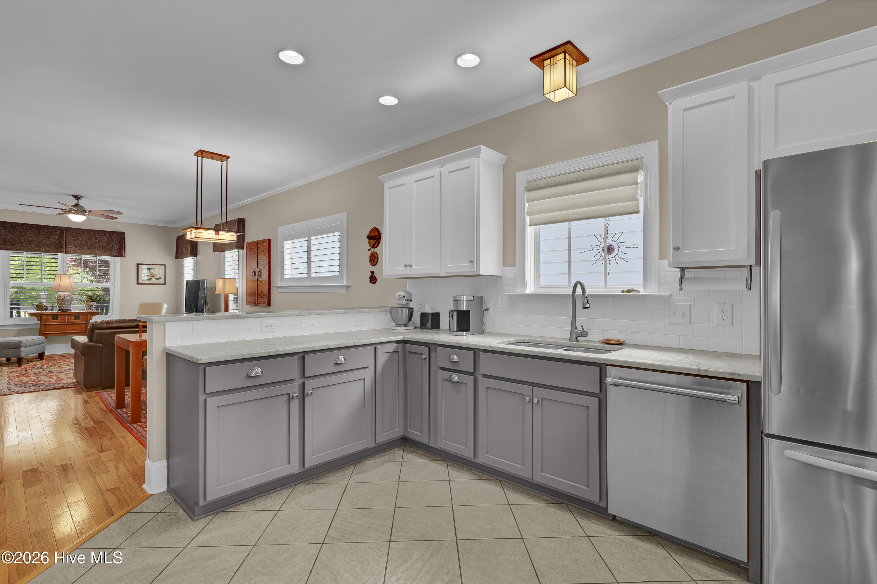 100566208 | Photo 13