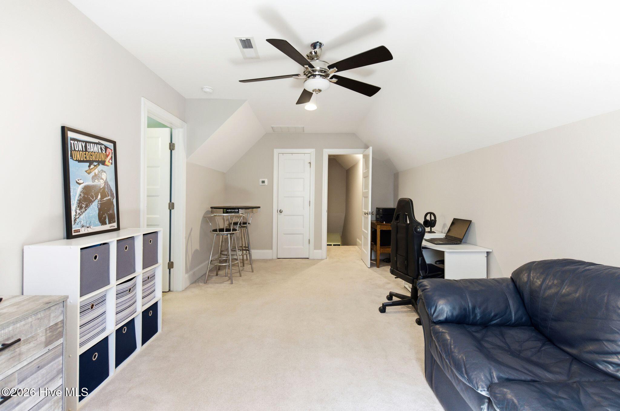 100564498 | Photo 36